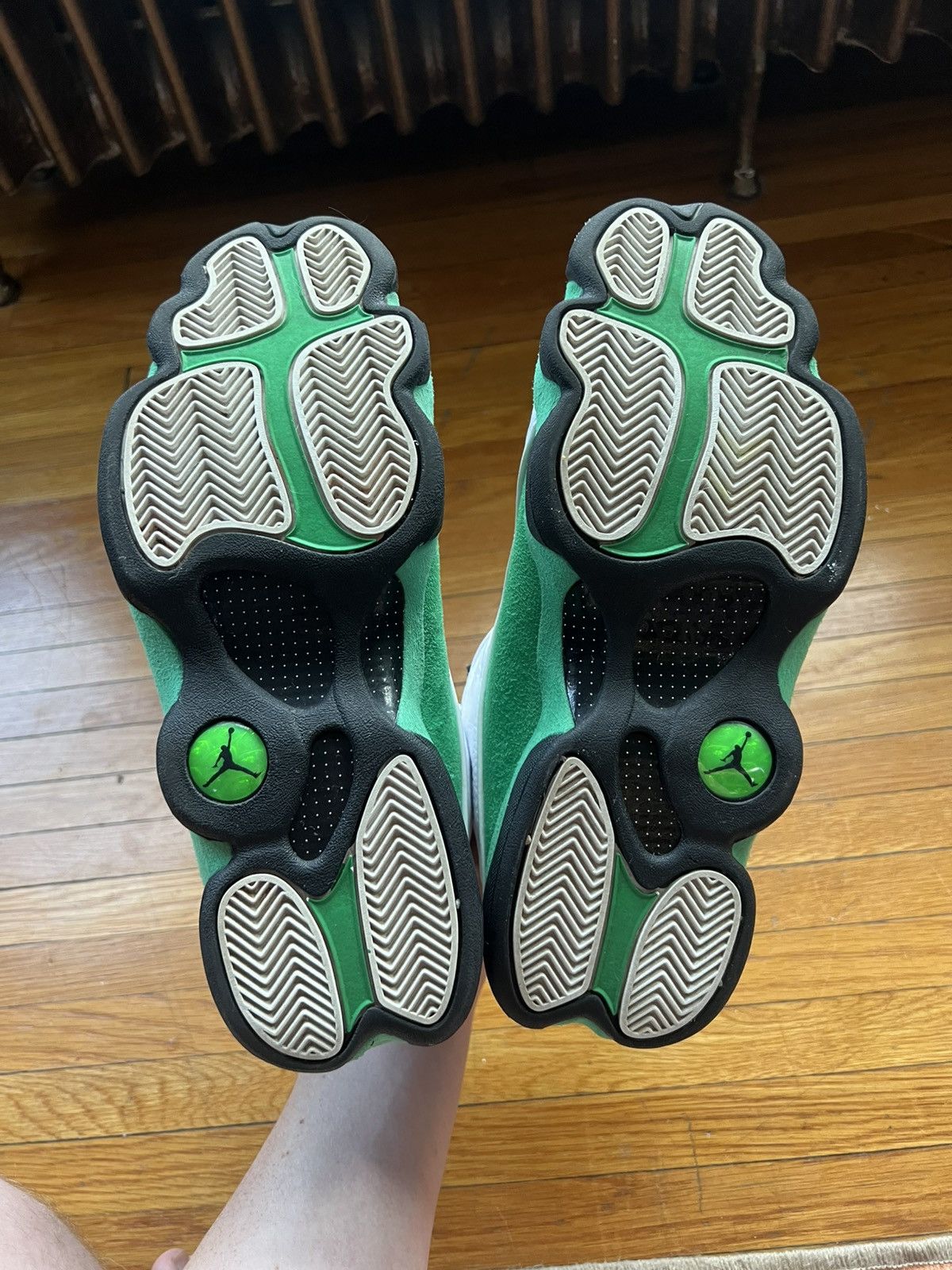 Jordan Brand Nike Jordan 13 Lucky Green Size US 10.5 / EU 43-44 - 6 Thumbnail