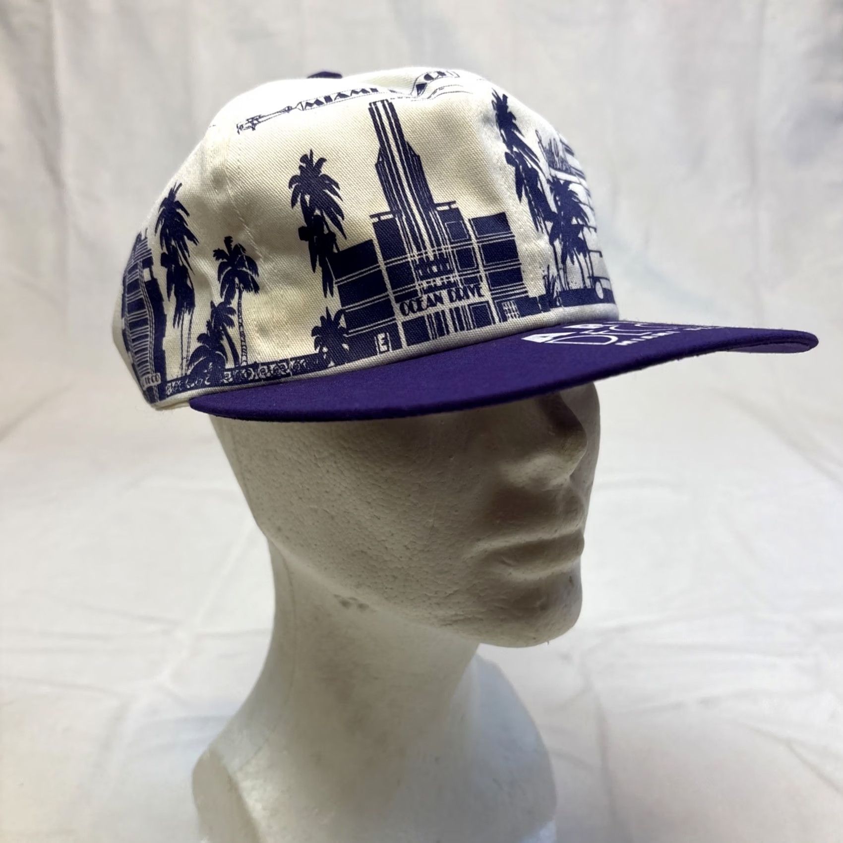 Vintage VINTAGE Unbranded Snapback Hat USA Art Deco Miami Beach Skyline Purple White White One Size Men Hats Mens Size ONE SIZE - 2 Thumbnail