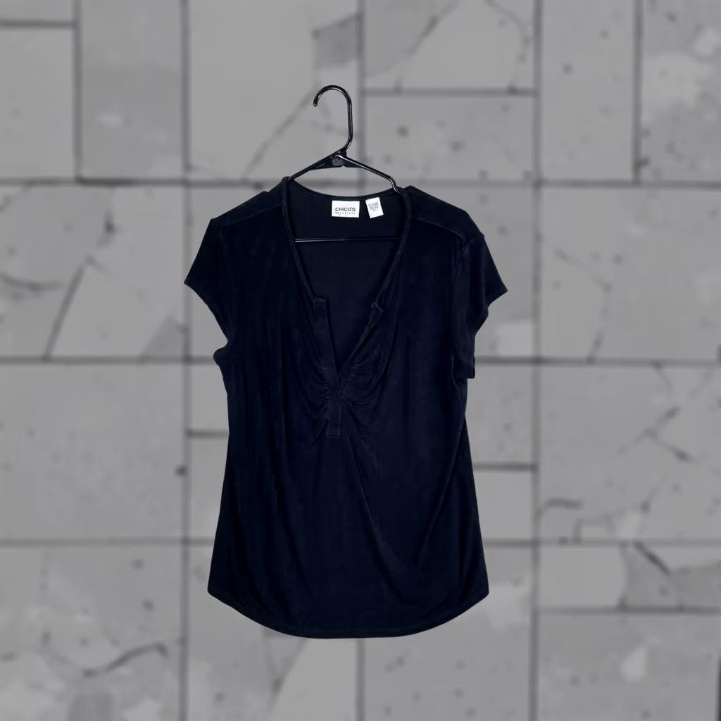 Vintage Chico's Travelers Shirt Womens 3 Black V Neck Ruched Short Sleeve Stretch Top T-Shirt Size XS / US 0-2 / IT 36-38 - 1 Thumbnail