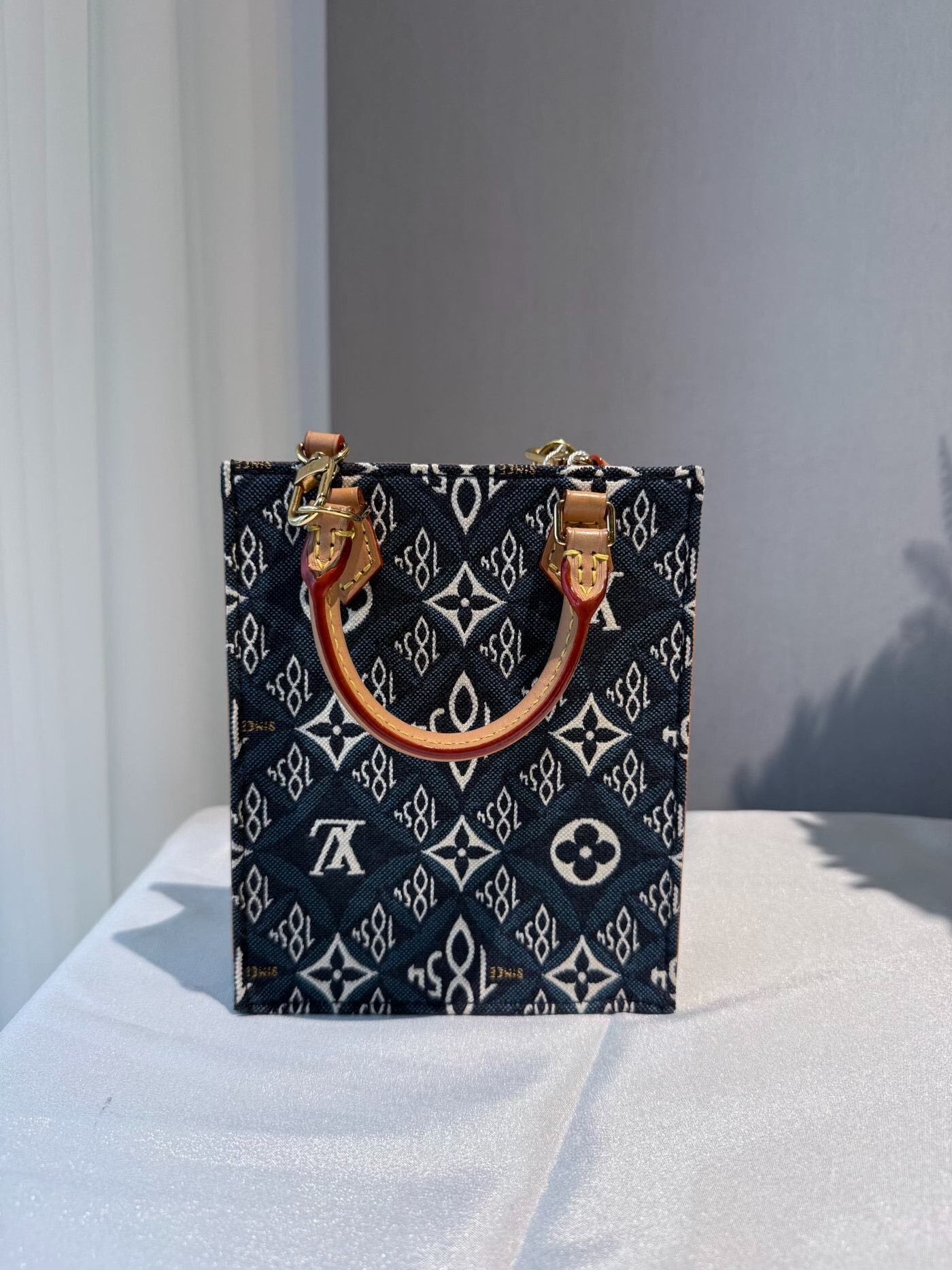 Louis Vuitton Pre-loved Bag Very good condition Size ONE SIZE - 1 Thumbnail