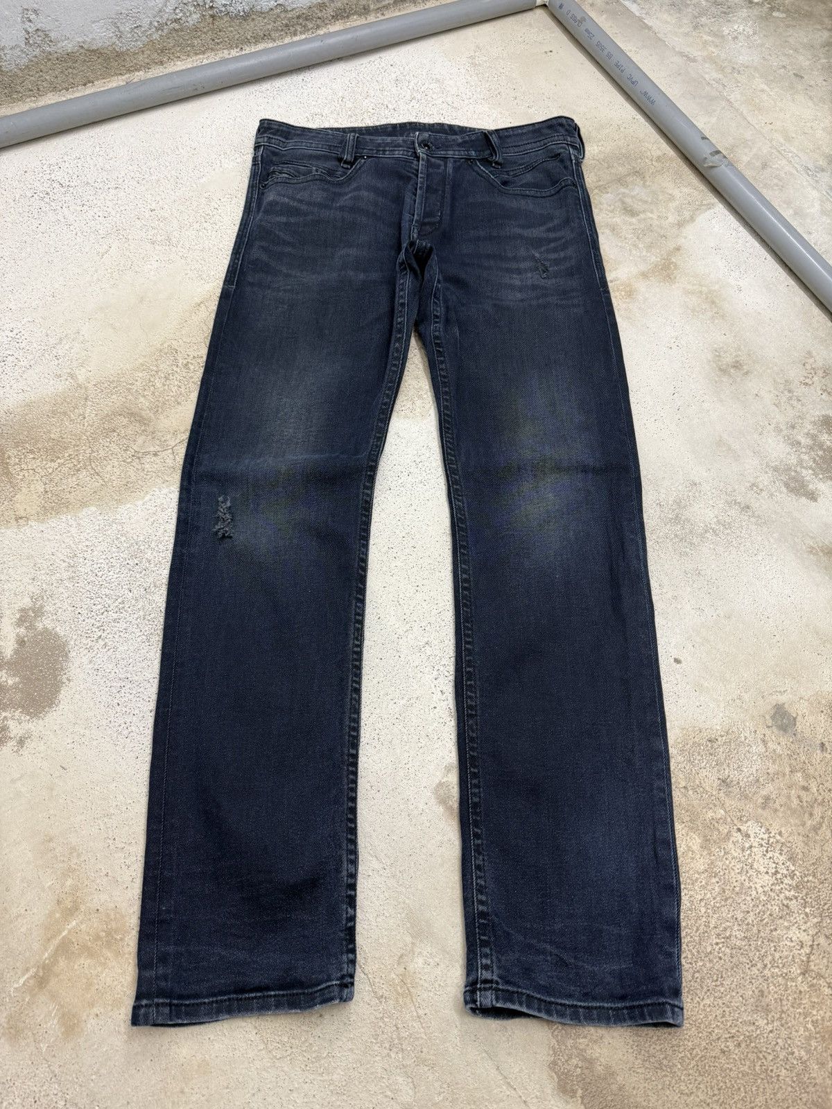 Diesel Diesel Akee Whisker Buttonfly Distressed Royal Indigo Denim Size US 34 / EU 50 - 1 Thumbnail