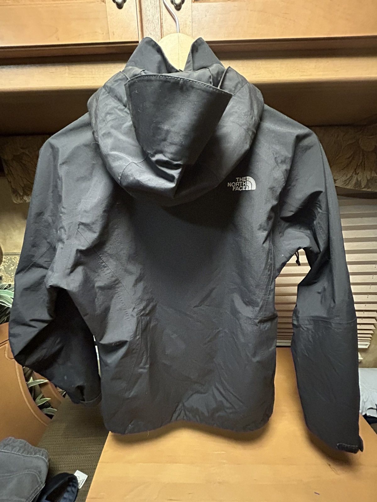The North Face Women's North Face HyVent Jacket Size S / US 4 / IT 40 - 2 Thumbnail