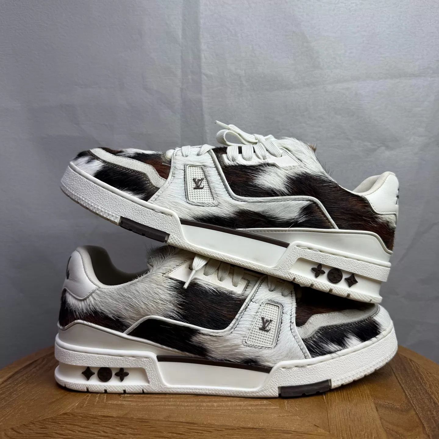 Louis Vuitton LV Trainer White Chocolate Horsehair UK7/41 95 New Size US 8 / EU 41 - 4 Thumbnail