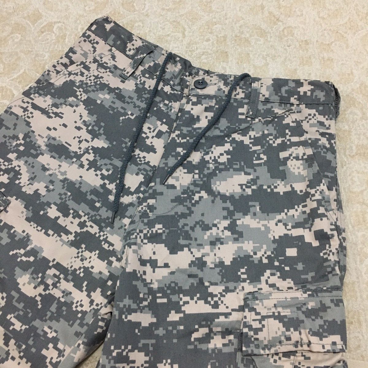 Japanese Brand 💥SOLD💥 Vintage Millitary Issue Digital Camo Cargo Pants Size US 30 / EU 46 - 3 Thumbnail