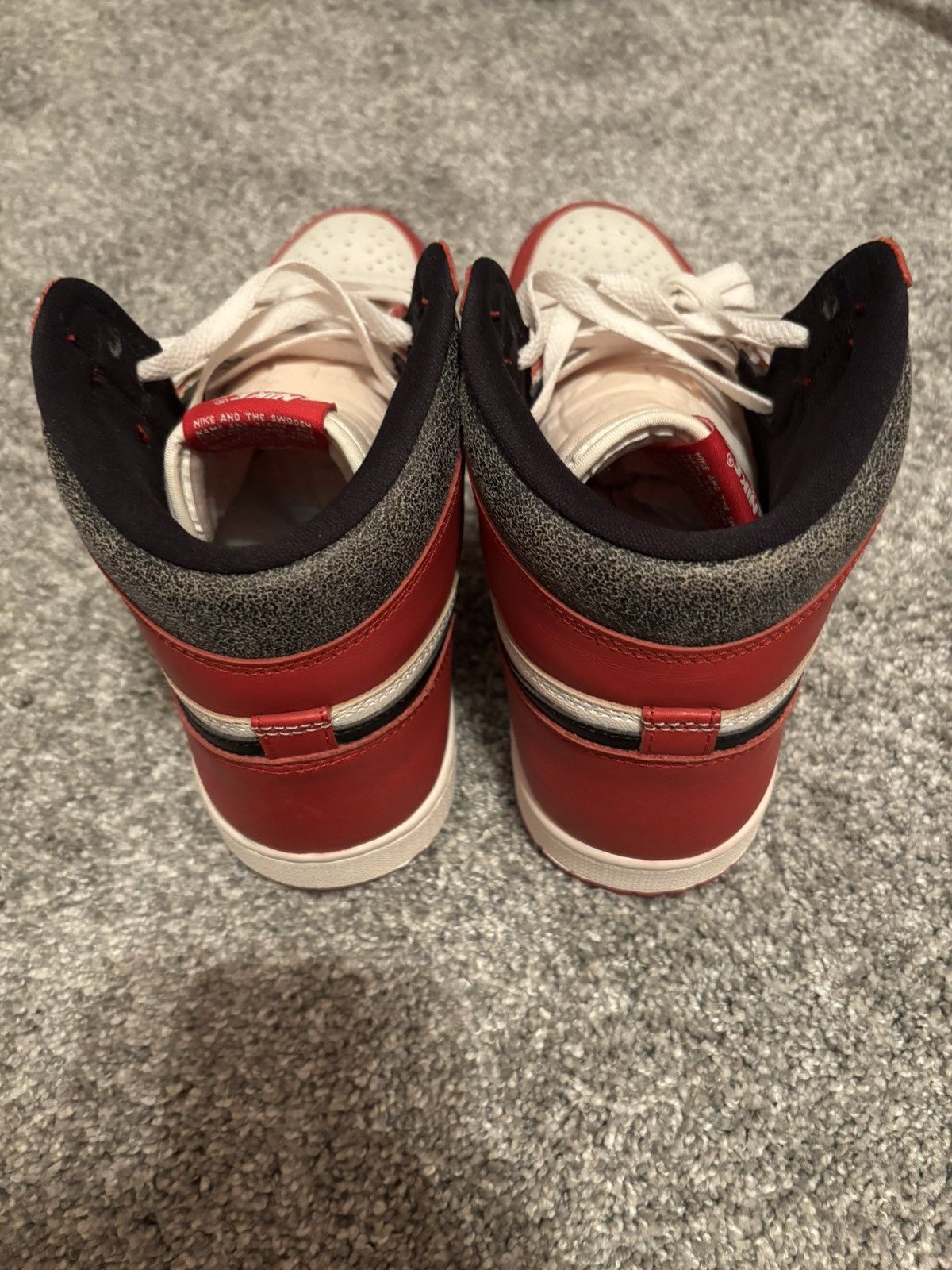 Jordan Brand Jordan 1 lost and found Size US 10.5 / EU 43-44 - 2 Thumbnail