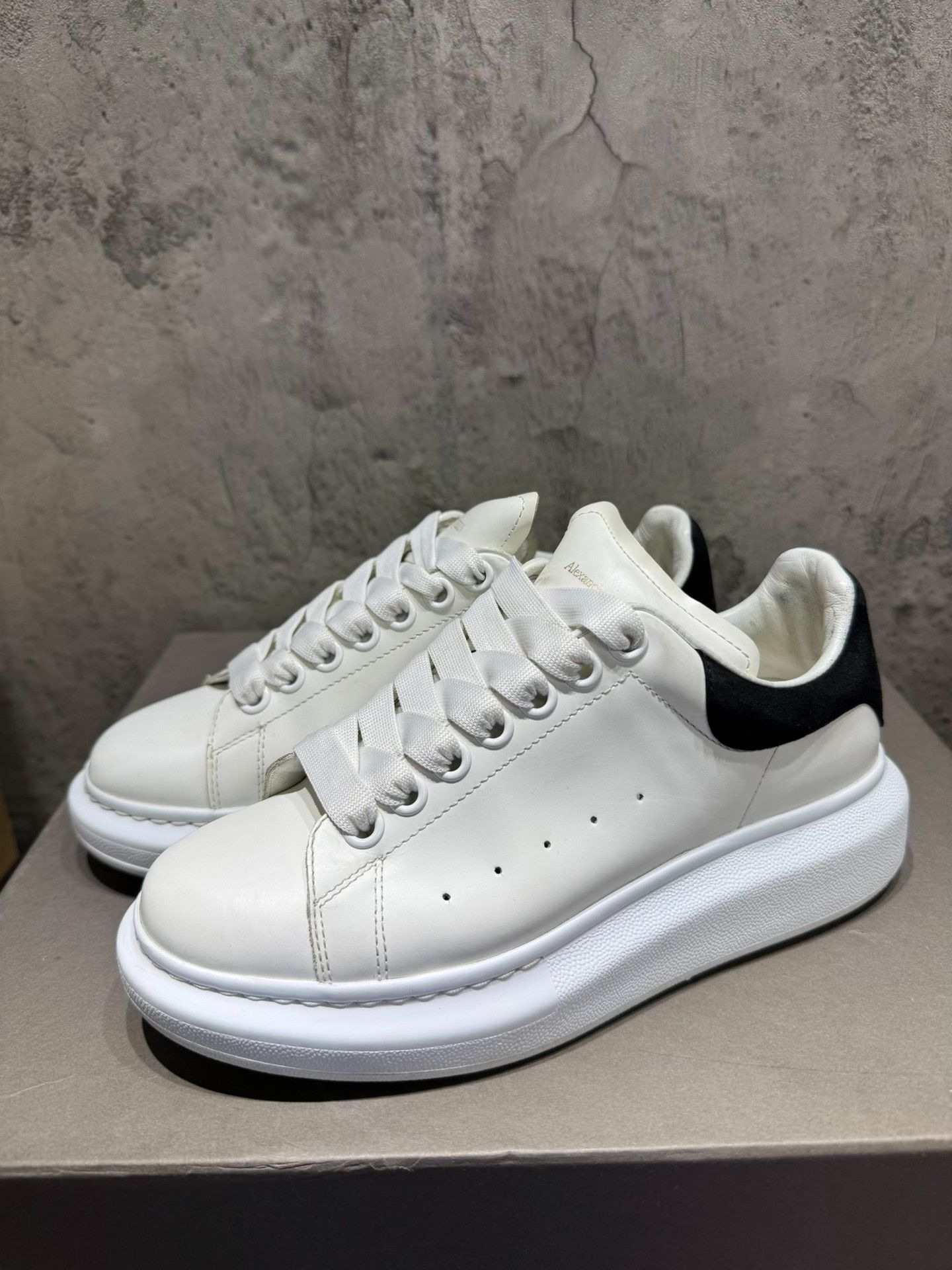Alexander McQueen Alexander McQueen White Lowtop Sneakers 37 Women Size US 6.5 / IT 36.5 - 1 Thumbnail