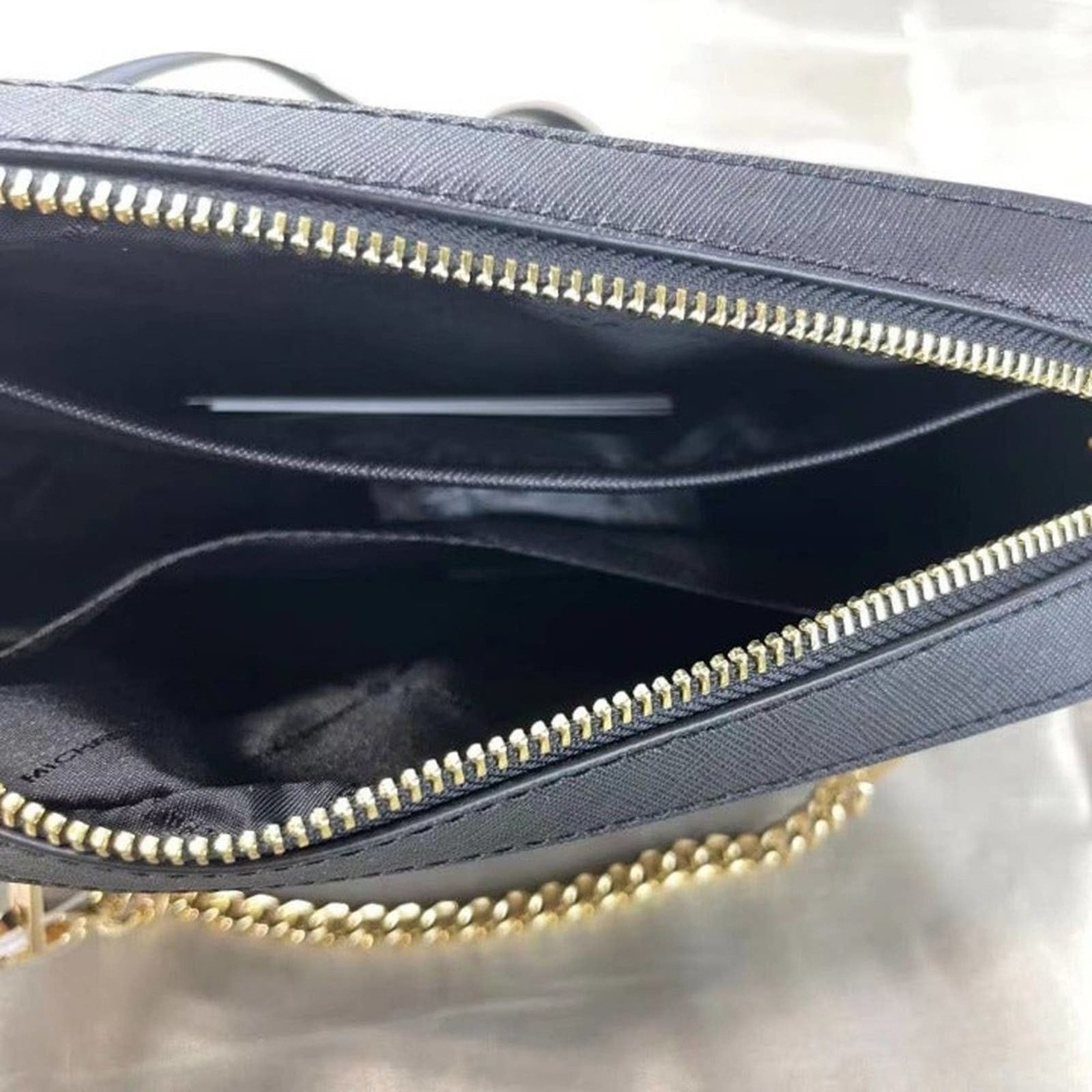 Michael Kors Michael Kors Jet Set Item 35S1GTTC7L LG Zip Chain Bag Black Size ONE SIZE - 5 Thumbnail