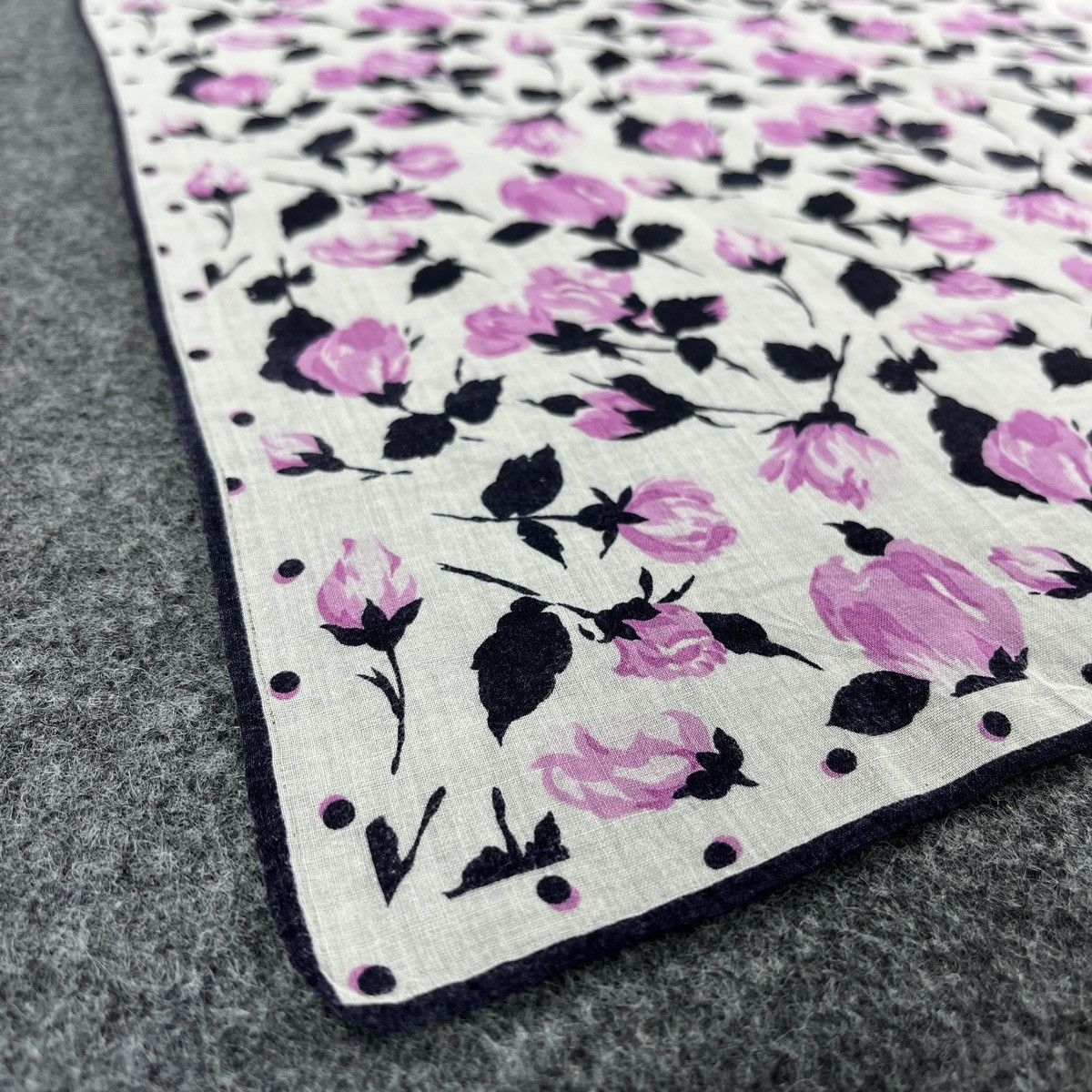Givenchy Givenchy Handkerchief / Bandana / Neckerchief B477 Size ONE SIZE - 8 Thumbnail
