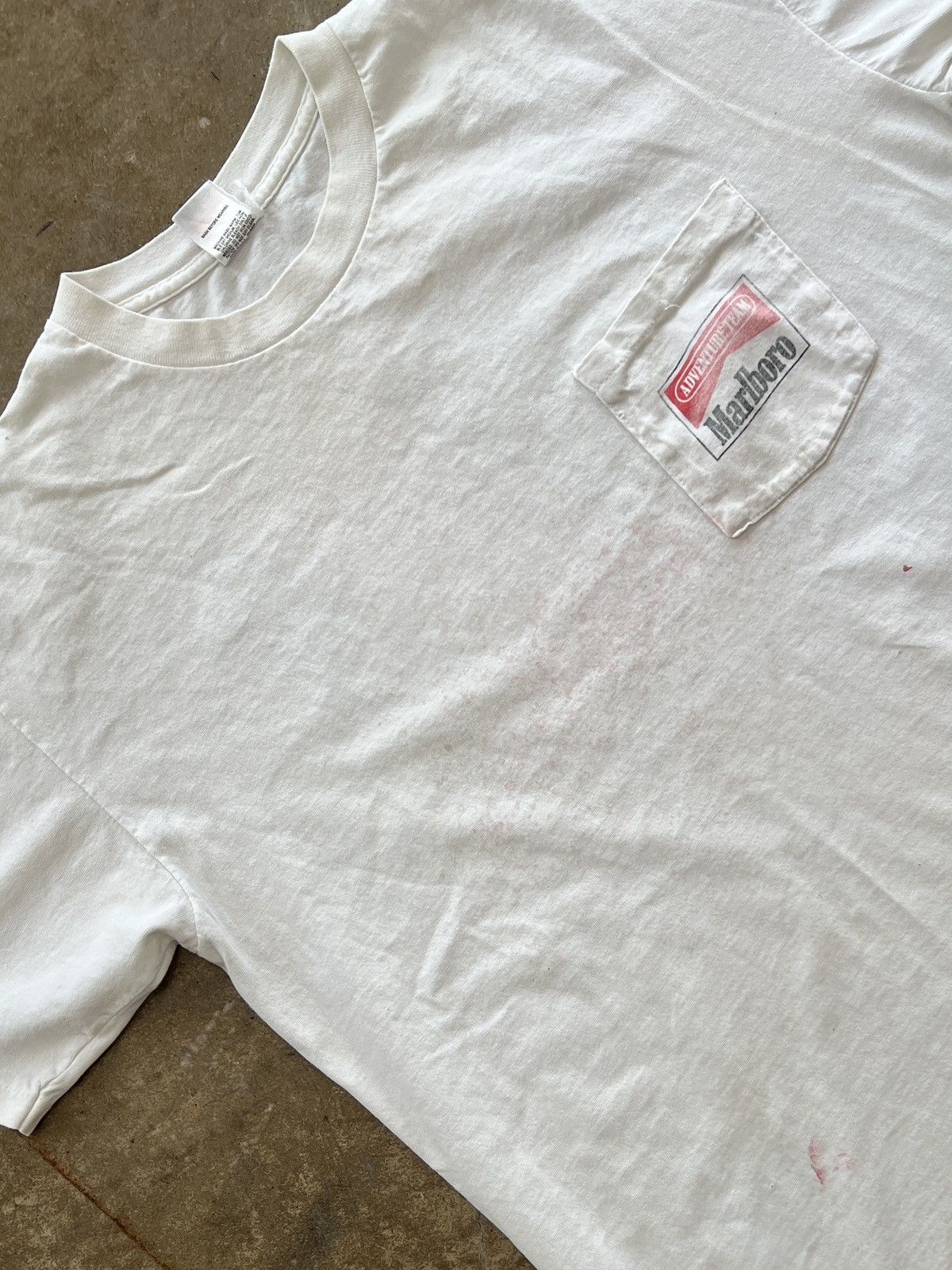 Marlboro Vintage 90s Marlboro Adventure Team Pocket Tee OS XL Size US XL / EU 56 / 4 - 4 Thumbnail