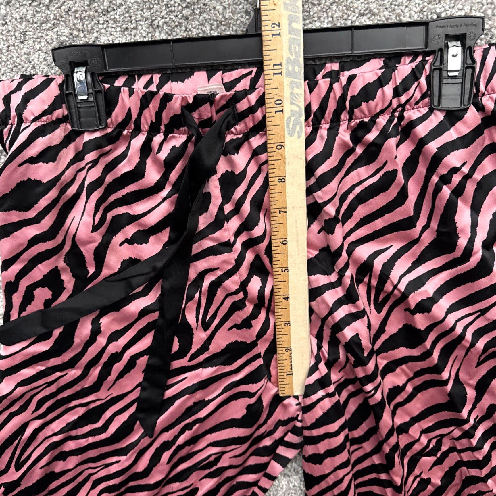Victoria's Secret VICTORIA'S SECRET Pajama Pants Women L Multicolor Satin Zebra Print Chic Barbiecore Mob Wife Animals Zebra Satin 100% Polyester Size 36" / US 14 / IT 50 - 5 Thumbnail