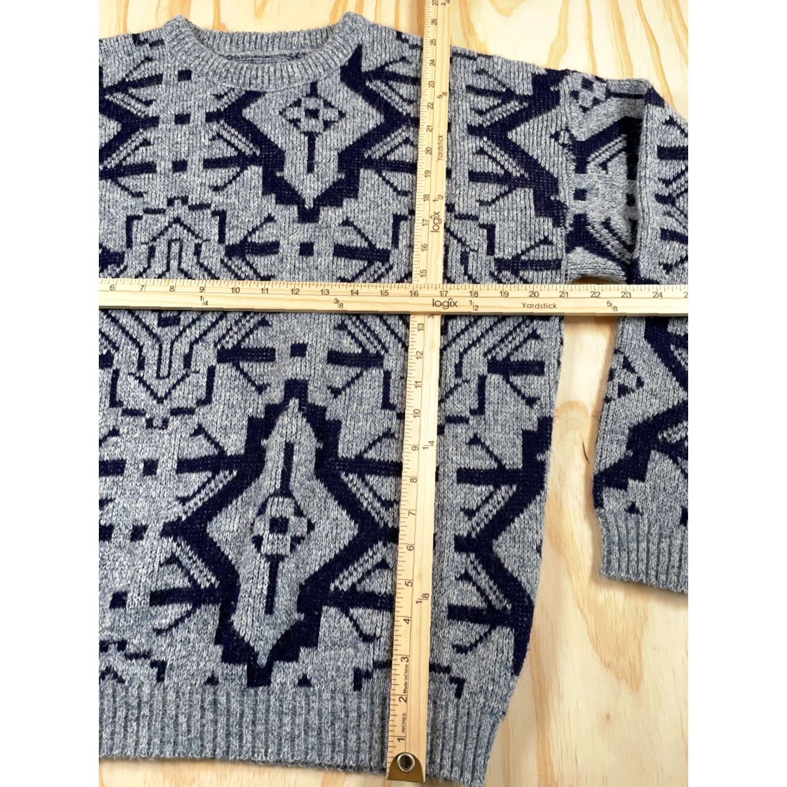 Vintage VTG 90s Dad Style Sweater Adult Medium Gray Dark Blue Geometric Pattern Knit Size US M / EU 48-50 / 2 - 4 Thumbnail