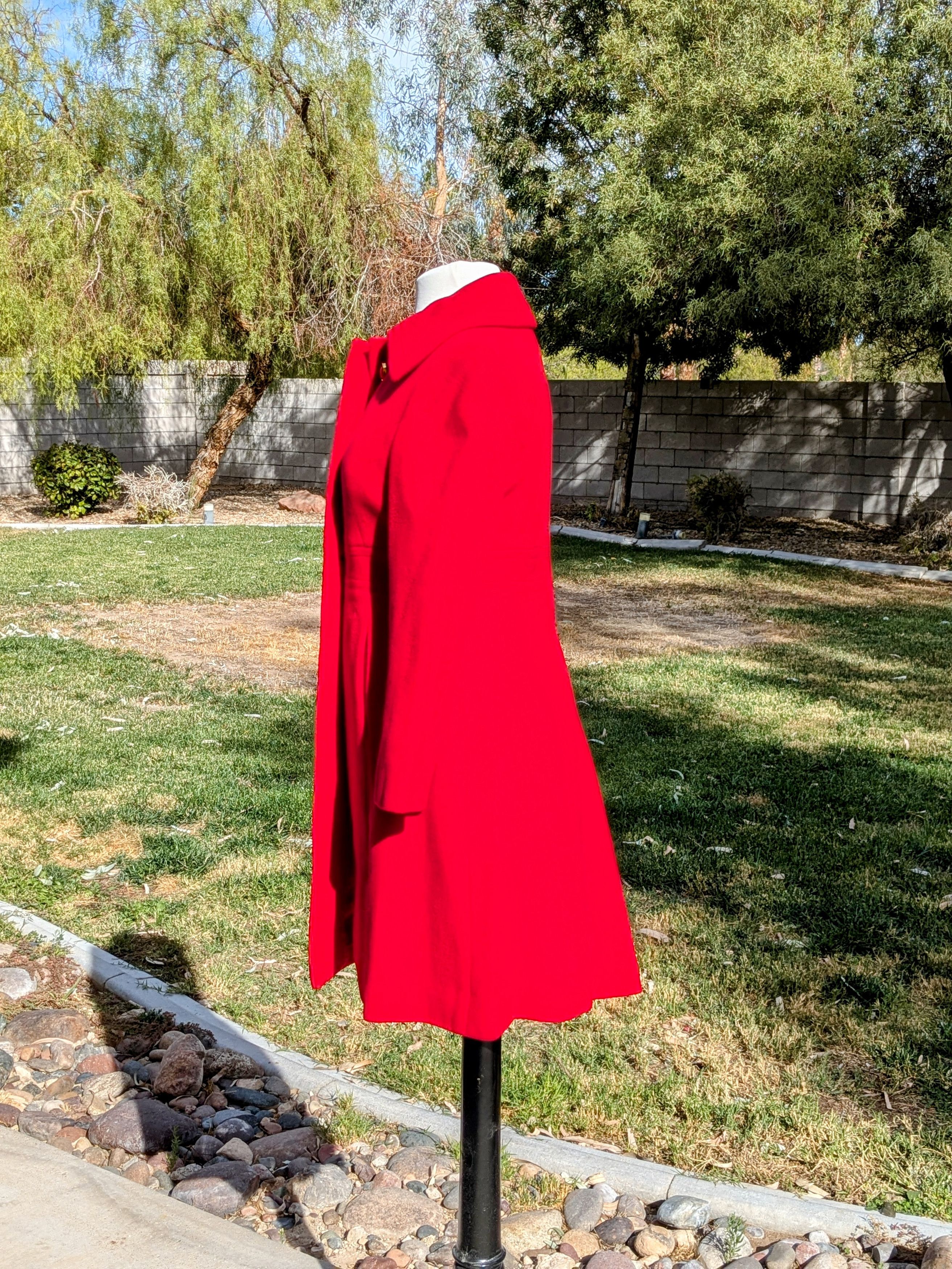 Vintage 1960s Vintage Petite Acme Crimson Wool Fit & Flare Long Coat Size XS / US 0-2 / IT 36-38 - 4 Thumbnail