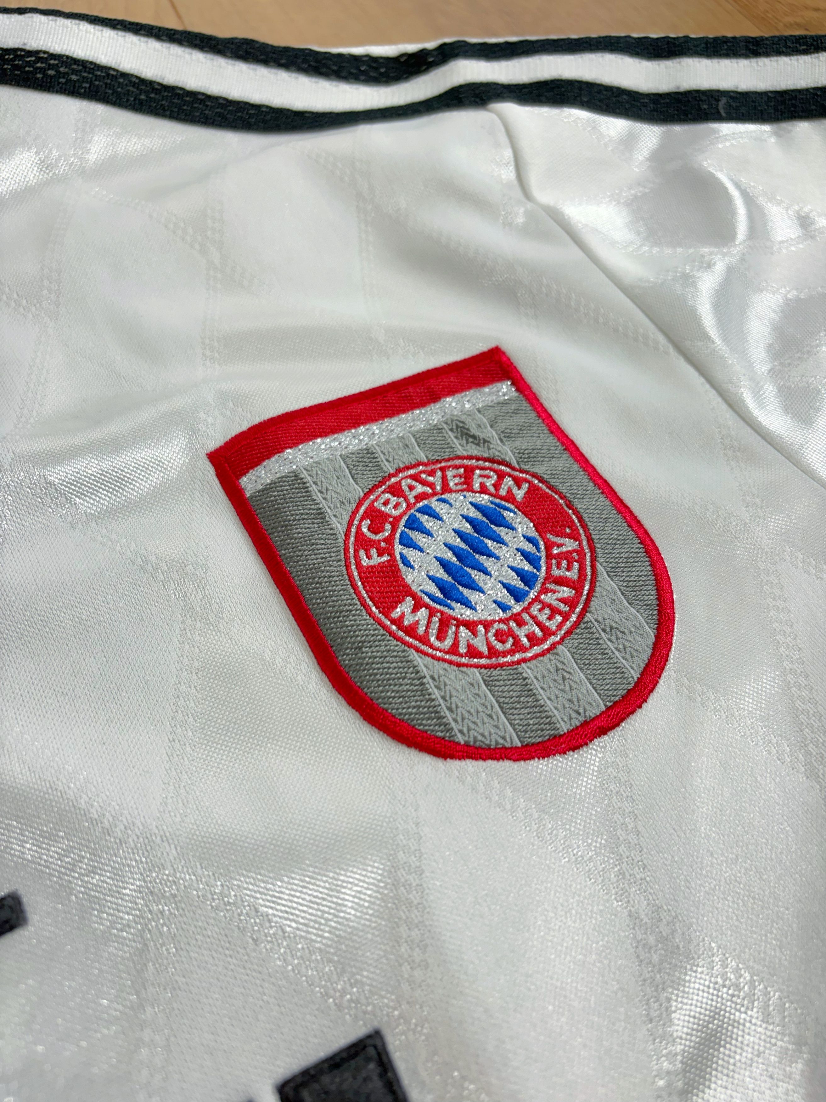 Adidas RARE Vintage Adidas FC Bayern Munchen 1996-98 Away kit #20 Size US S / EU 44-46 / 1 - 9 Thumbnail