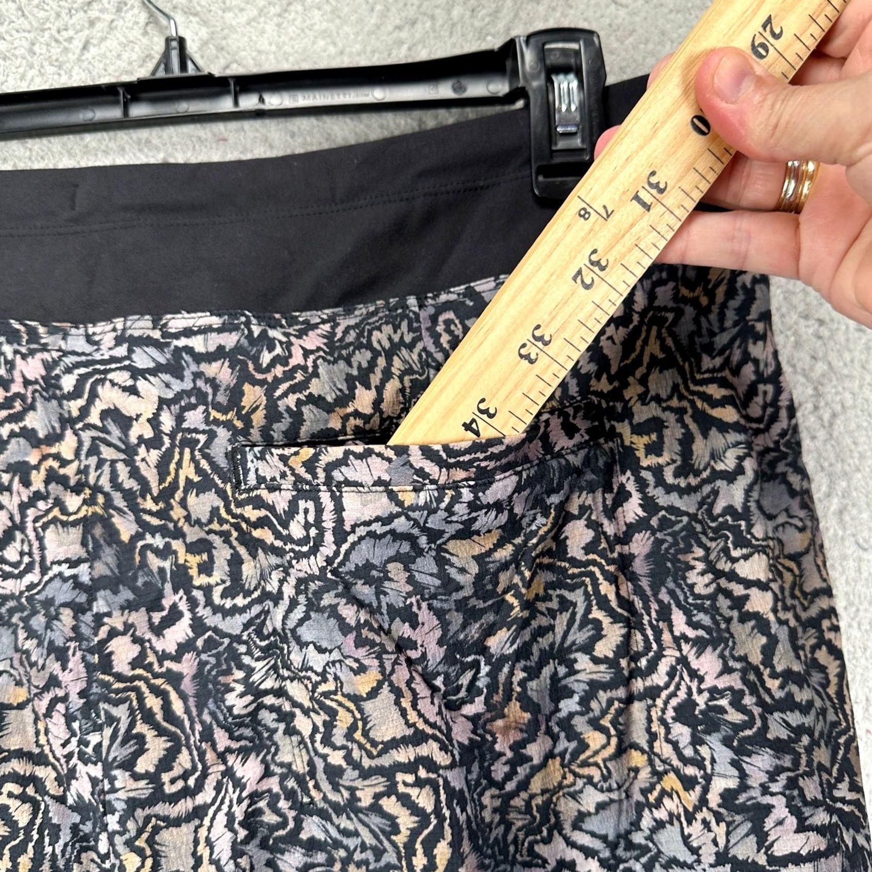 Athleta Athleta Sweatpants Jogger Women 8 Multi Geometric Pull On Performance Flex Size 30" / US 8 / IT 44 - 4 Thumbnail