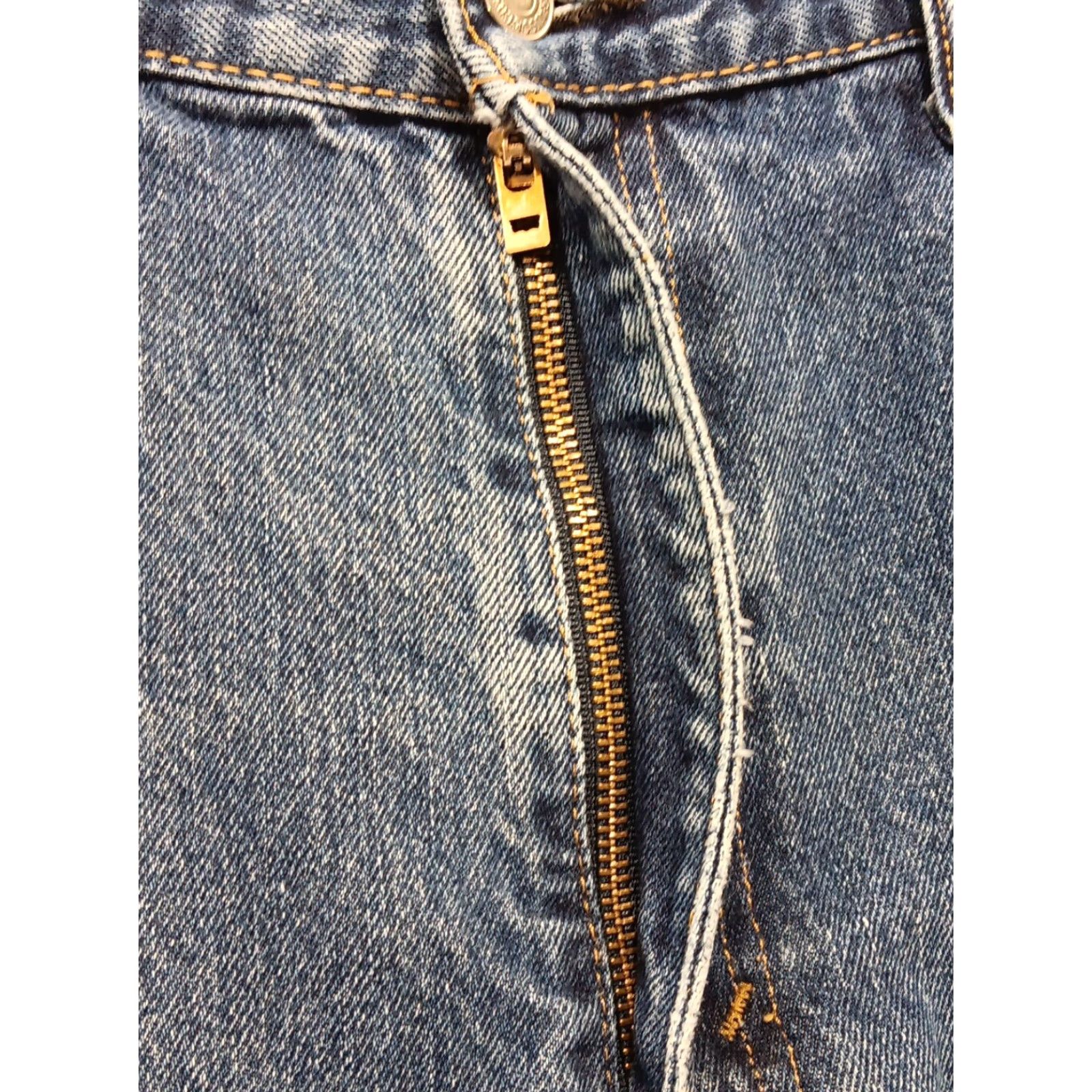 Levi's Levi's 505 Jeans Men Medium Wash Blue Denim 34 Inseam 40x32 Regular Straight Fit Belt Loops 5-Pocket Zip Closure Logo Leather Patch Mens Size US 40 / EU 56 - 5 Thumbnail