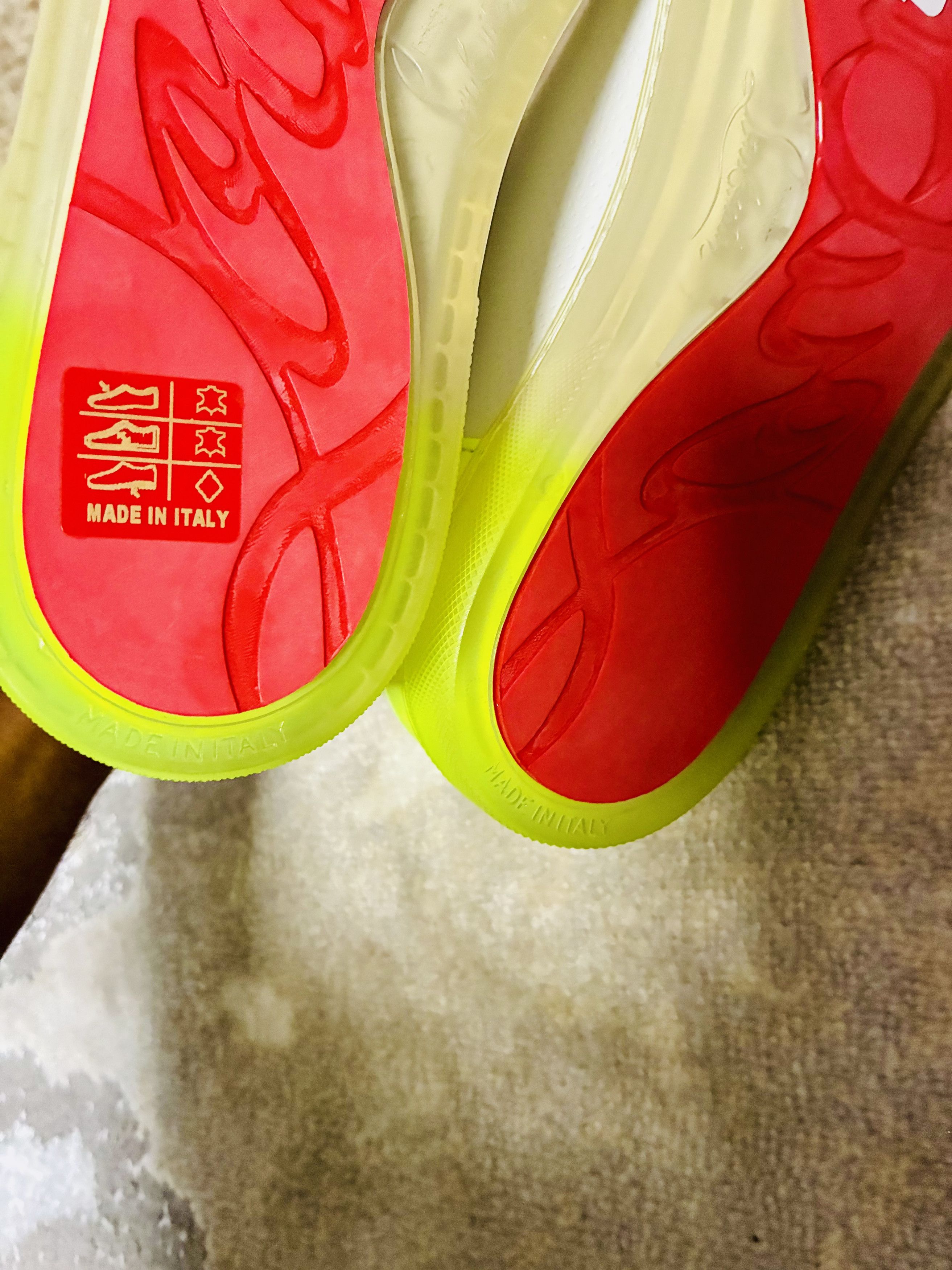 Christian Louboutin Christian Louboutin Low Top Sneakers Size US 9.5 / IT 39.5 - 4 Thumbnail