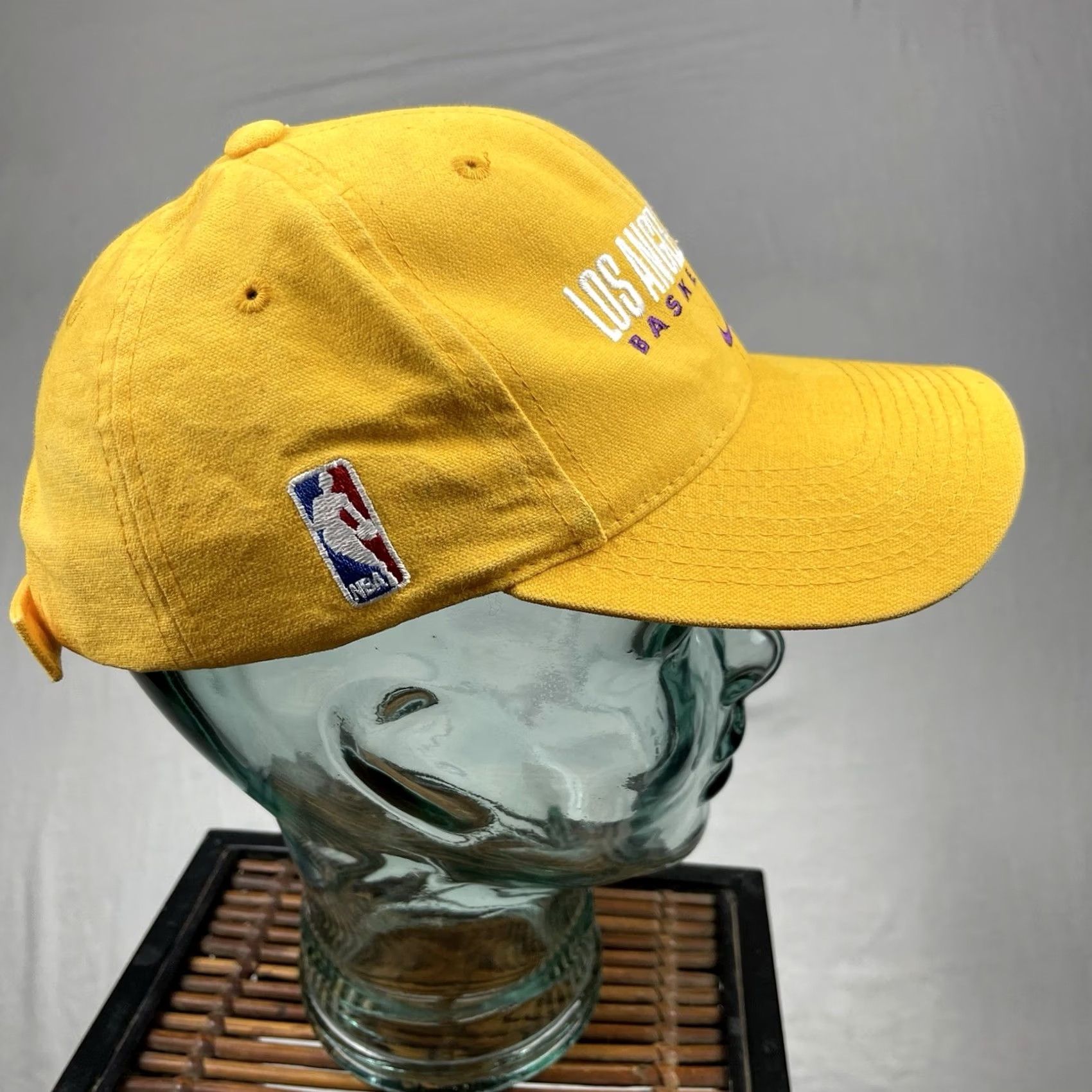 Nike VINTAGE Nike Los Angeles Lakers Hat Cap Men Adjustable Baseball Cap Yellow Swoosh NBA City Retro Sports, Big Logo Mens Size ONE SIZE - 3 Thumbnail