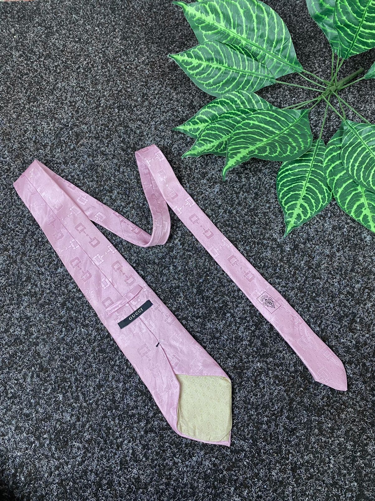Tom Ford Vintage tie in Gucci Made In Italy 🇮🇹 Size ONE SIZE - 7 Thumbnail