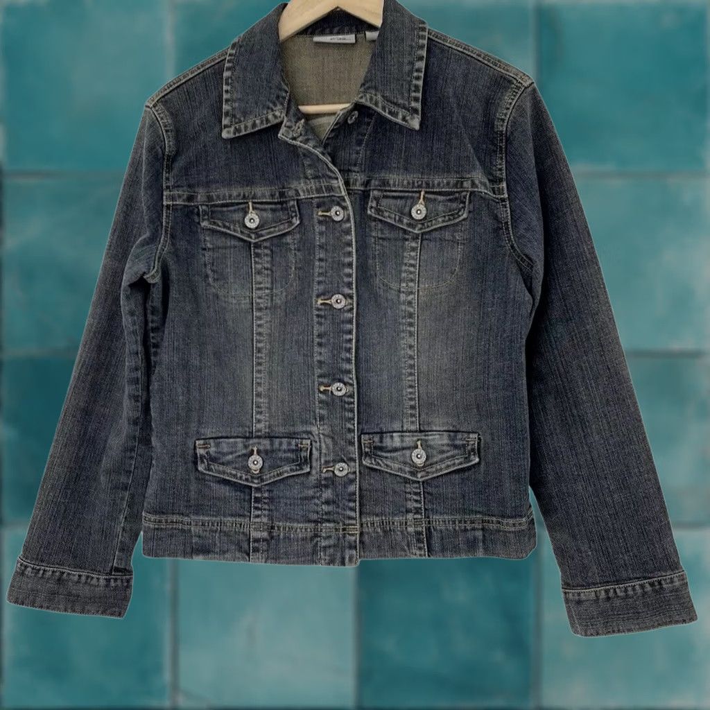 Vintage Chico's Platinum Blue Denim Jacket Size 0 Women Long Sleeve Collared Button Front Jean Size XS / US 0-2 / IT 36-38 - 1 Thumbnail