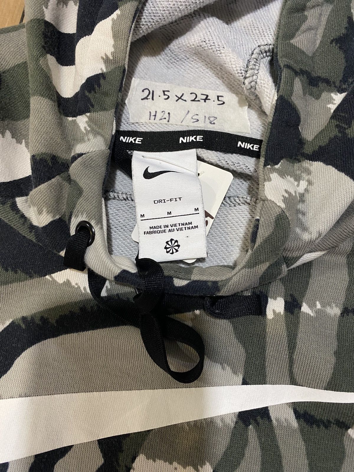 Nike Nike Dri-FIT All Over Print Camo Zebra Swoosh Hoodie Size M Size US M / EU 48-50 / 2 - 6 Thumbnail
