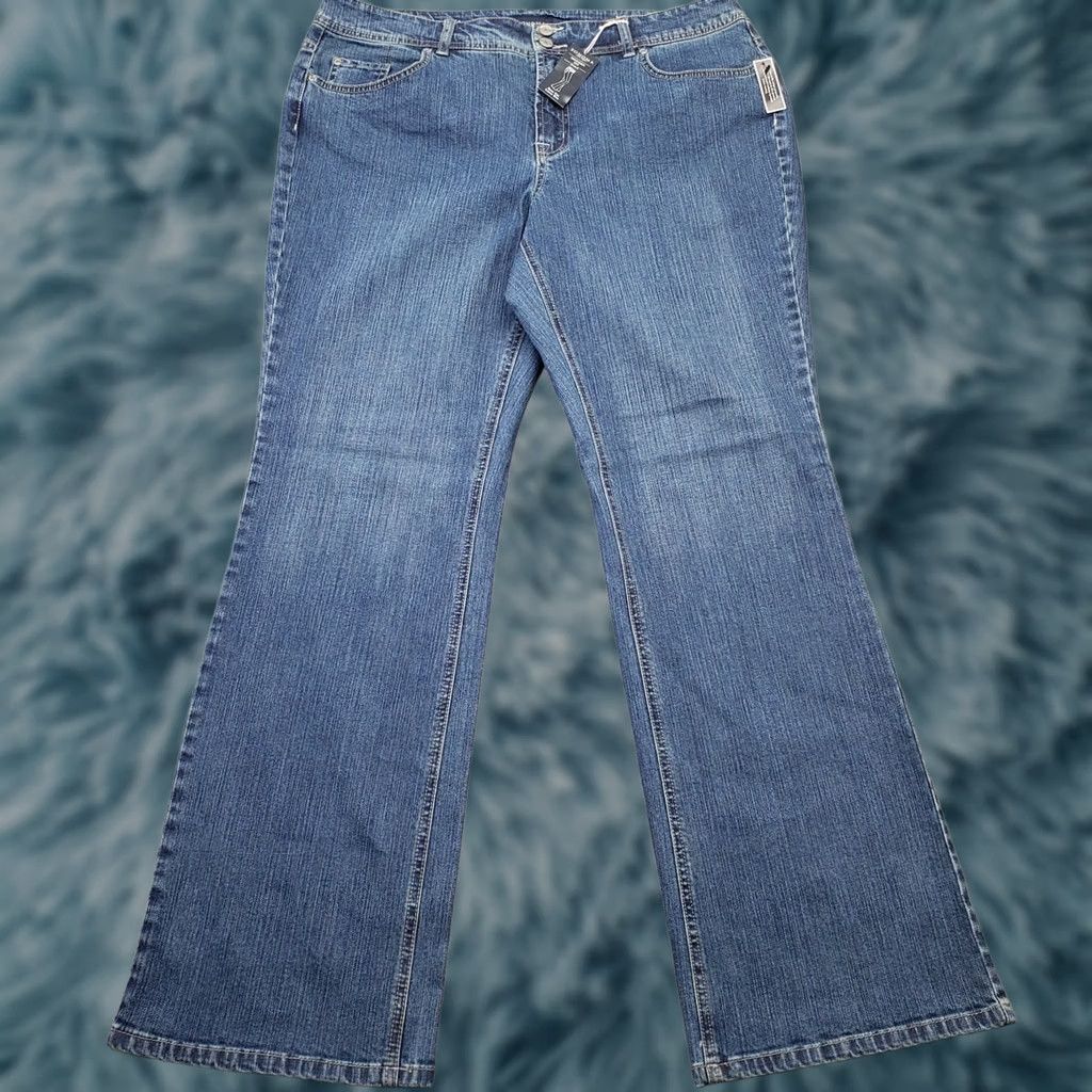 Vintage Sonoma Jeans Womens 16 Blue Denim Bootcut Modern Regular Stretch Low Rise Outdoor Jeans Size 38" / US 16 / IT 52 - 1 Thumbnail