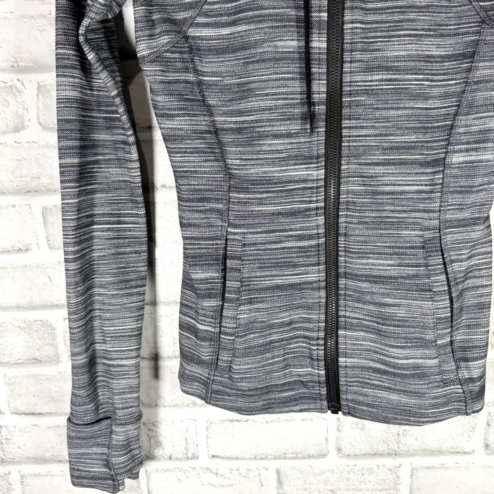 Lululemon Lululemon Full Zip Gray Athletic Jacket Womens Size 4 Size S / US 4 / IT 40 - 3 Thumbnail