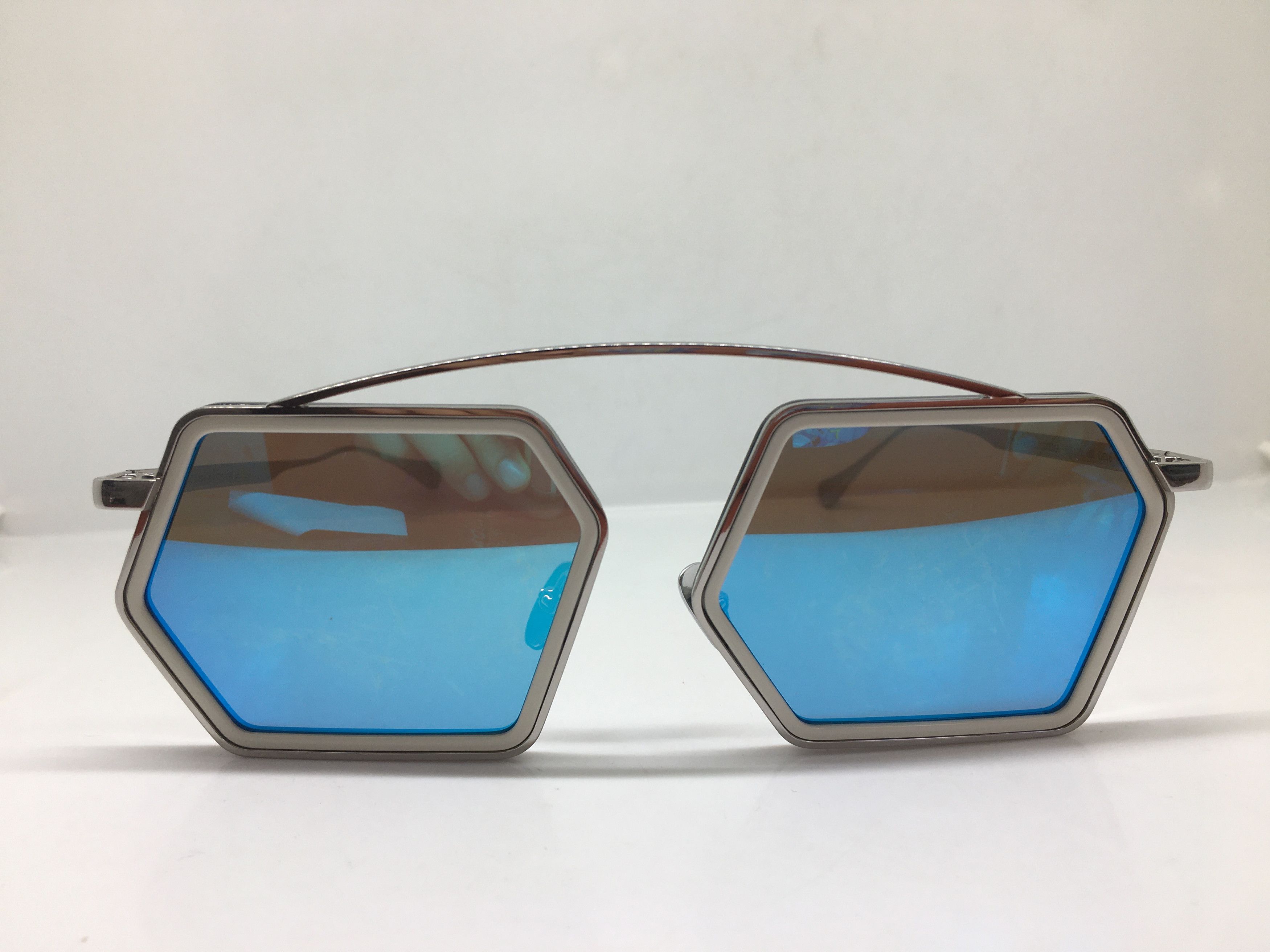 EJE OPTICO SISTEMA Handmade Asymmetric Sunglasses Frame