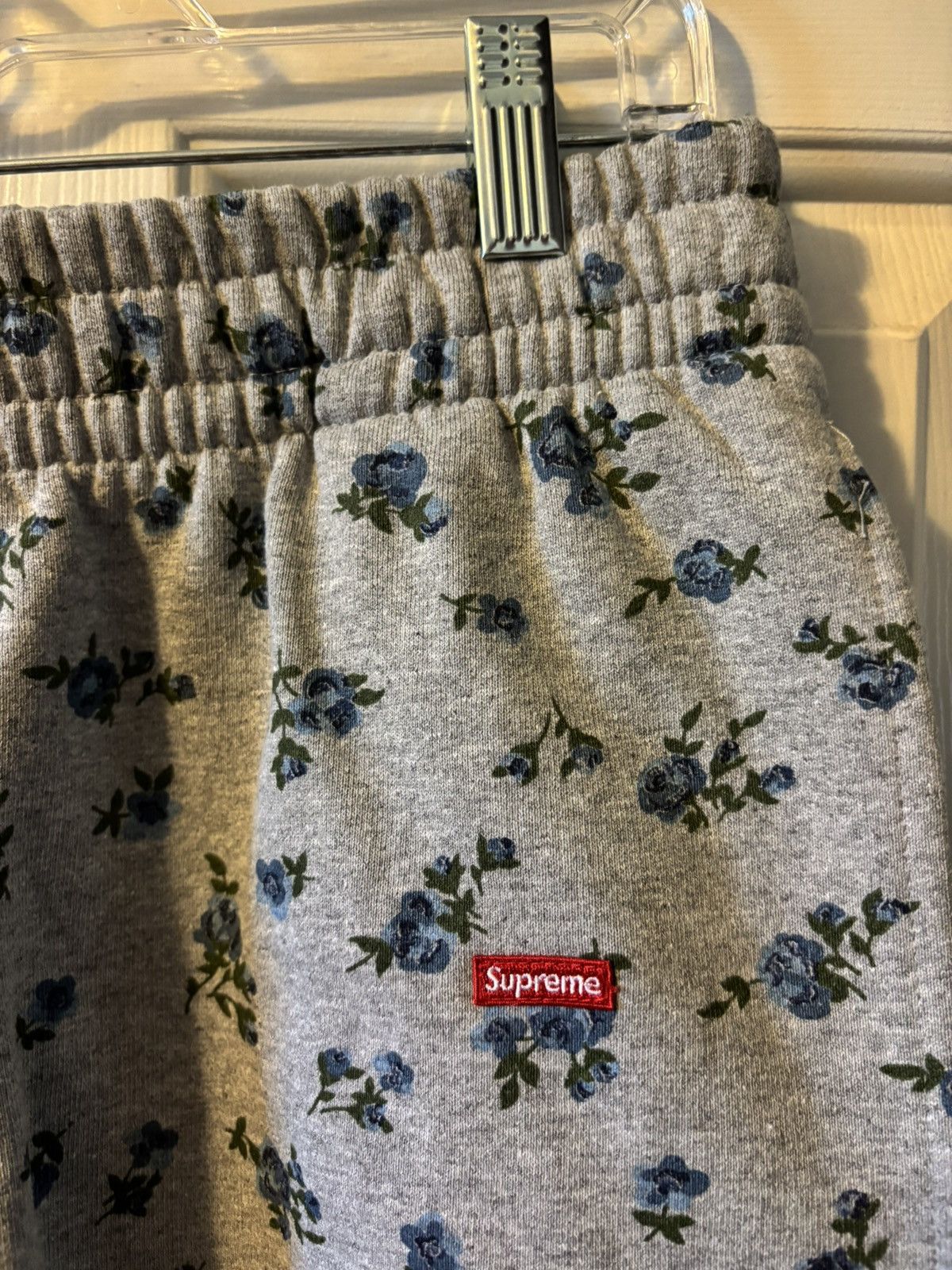 Supreme Supreme Small Box Sweatshort Size US 32 / EU 48 - 2 Thumbnail