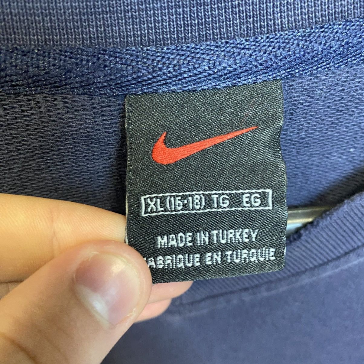 Nike Vintage Nike Big Swoosh 90’s Distressed y2k sweatshirt sizeS Size US S / EU 44-46 / 1 - 5 Thumbnail