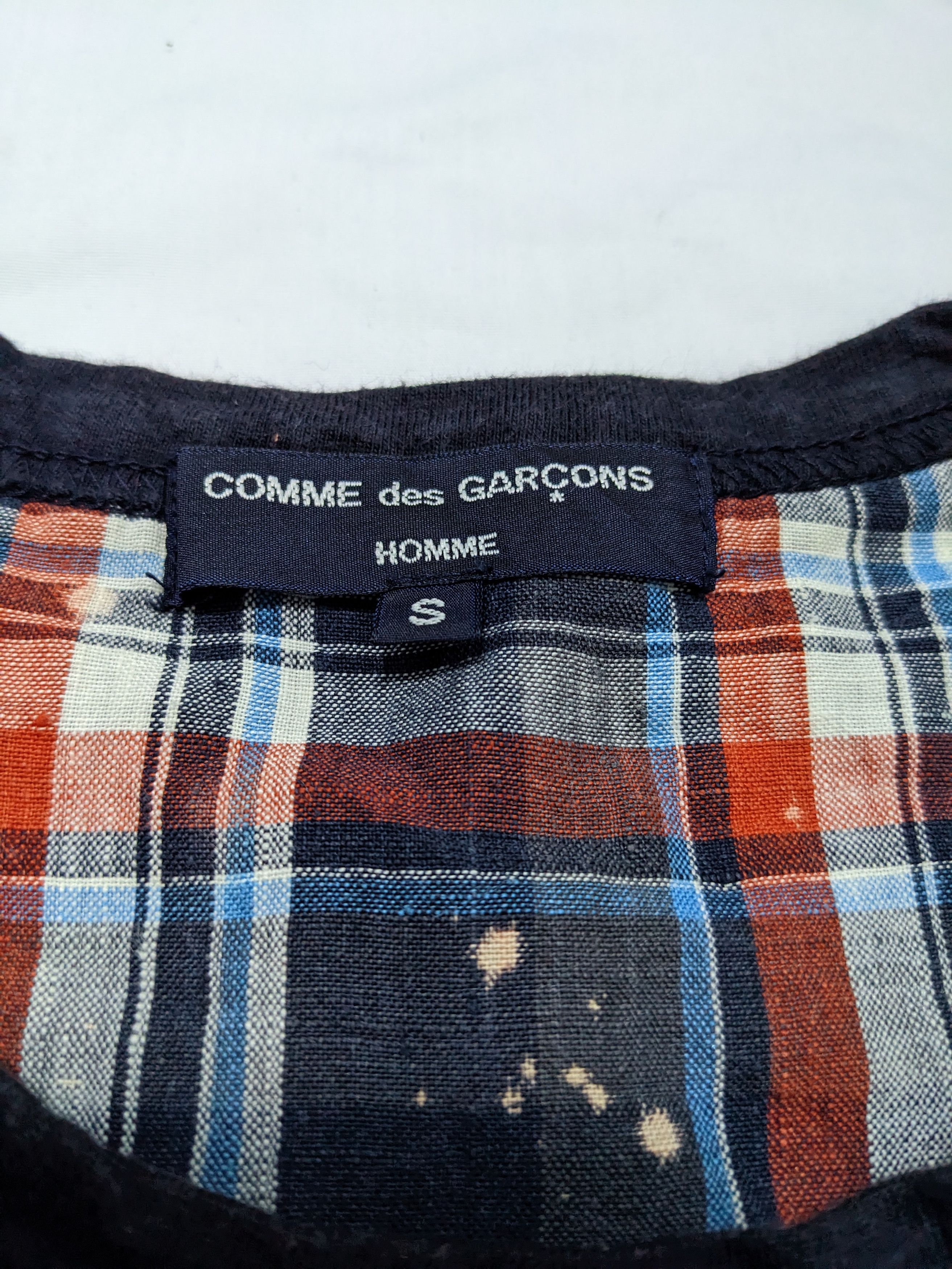 Comme des Garcons Homme COMME des GARÇONS Homme Bleach Spellout Black T-SHIRT Size US S / EU 44-46 / 1 - 5 Thumbnail
