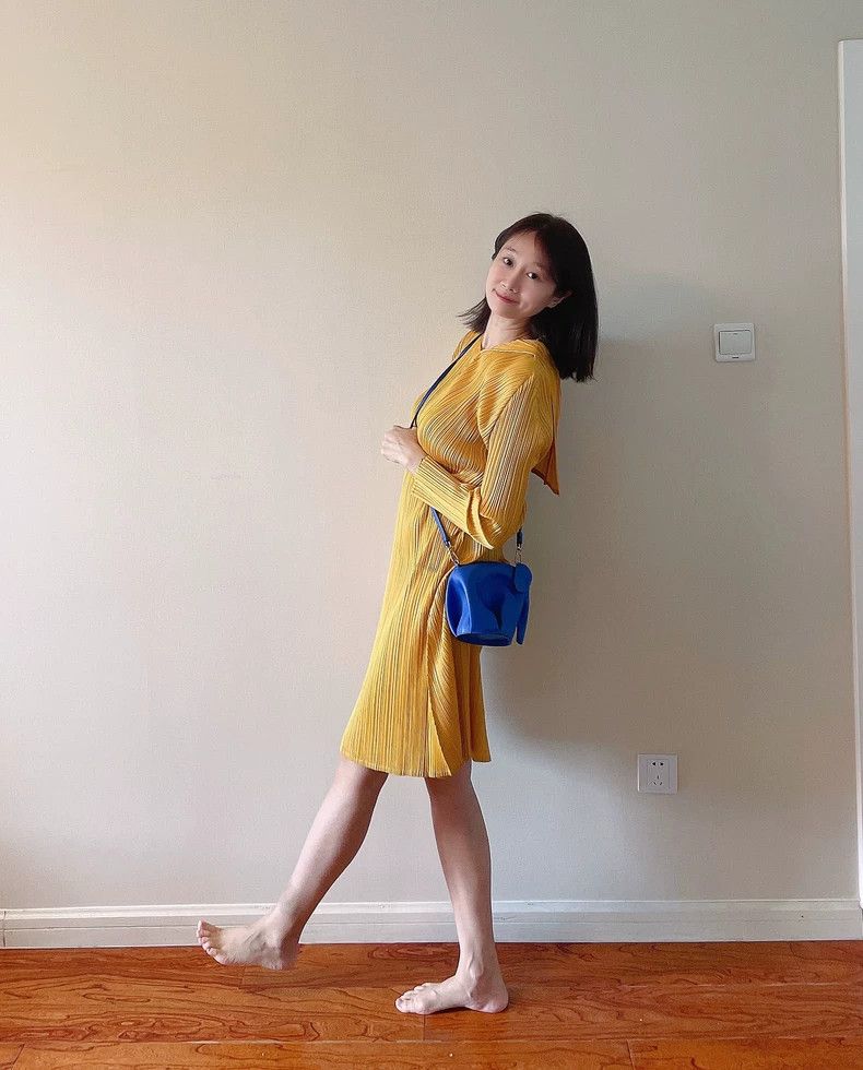 Issey Miyake Issey Miyake Yellow dress Size L / US 10 / IT 46 - 1 Thumbnail