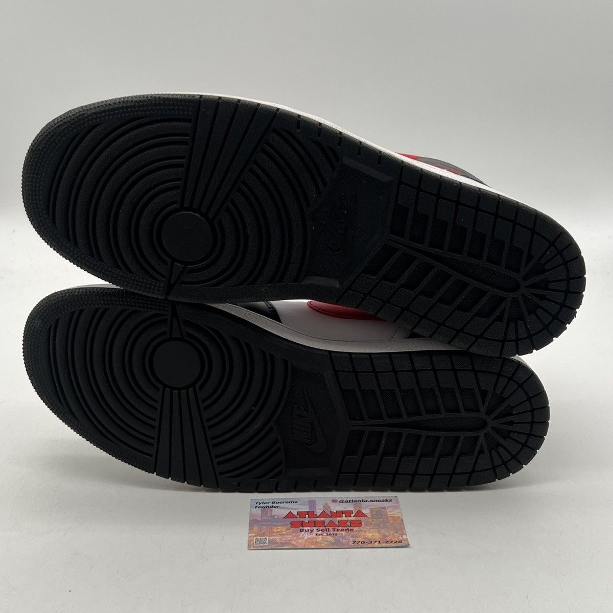 Nike Air Jordan 1 mid bred toe Size US 13 / EU 46 - 7 Thumbnail