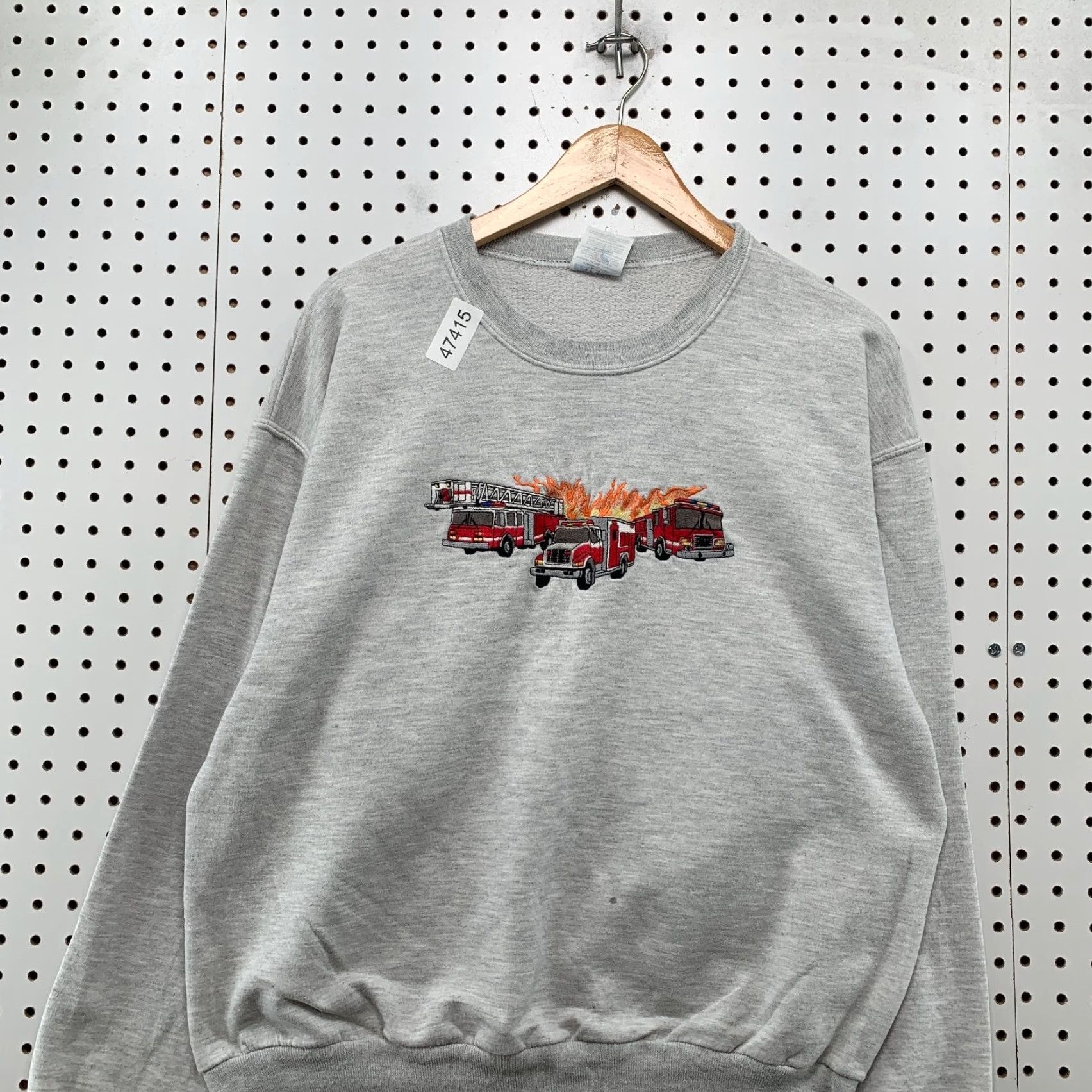 Jerzees Vintage Fire Truck Sweatshirt Mens Large Gray Embroidered Fleece Crewneck Size US L / EU 52-54 / 3 - 4 Thumbnail