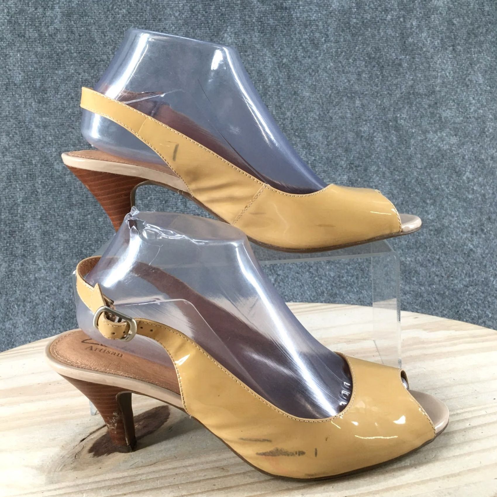 Clarks Clarks Artisan Sandals Womens 9 M Slingback Beige Leather Kitten Heels Peep Toe Size US 9 / IT 39 - 2 Thumbnail