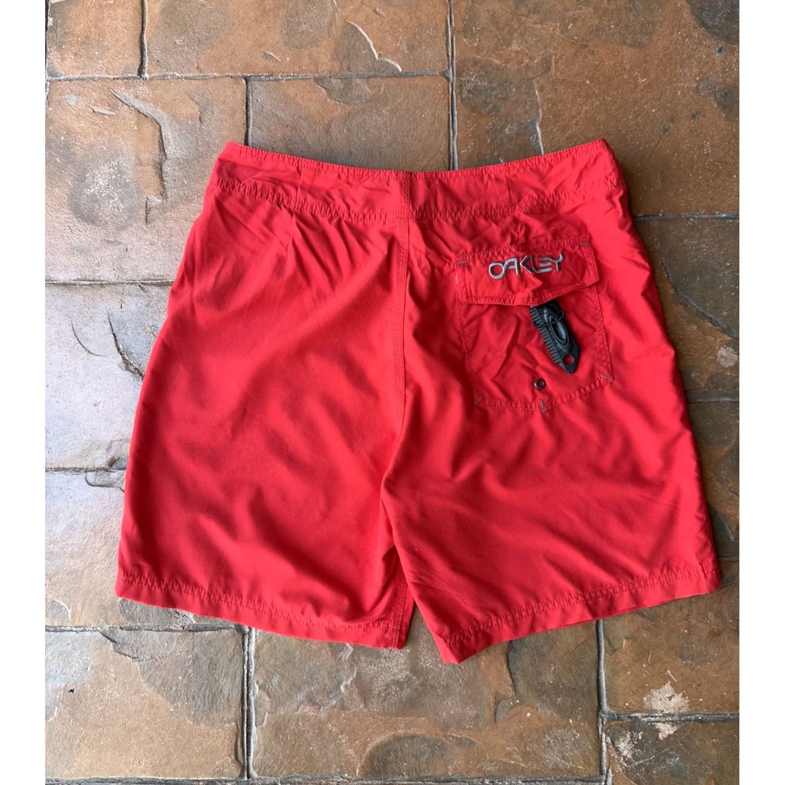 Oakley VINTAGE Oakley Board Shorts Men 33 Red Drawstring Surf Camouflage Beach 90s Grunge Surfer Mens Size US 33 - 2 Thumbnail