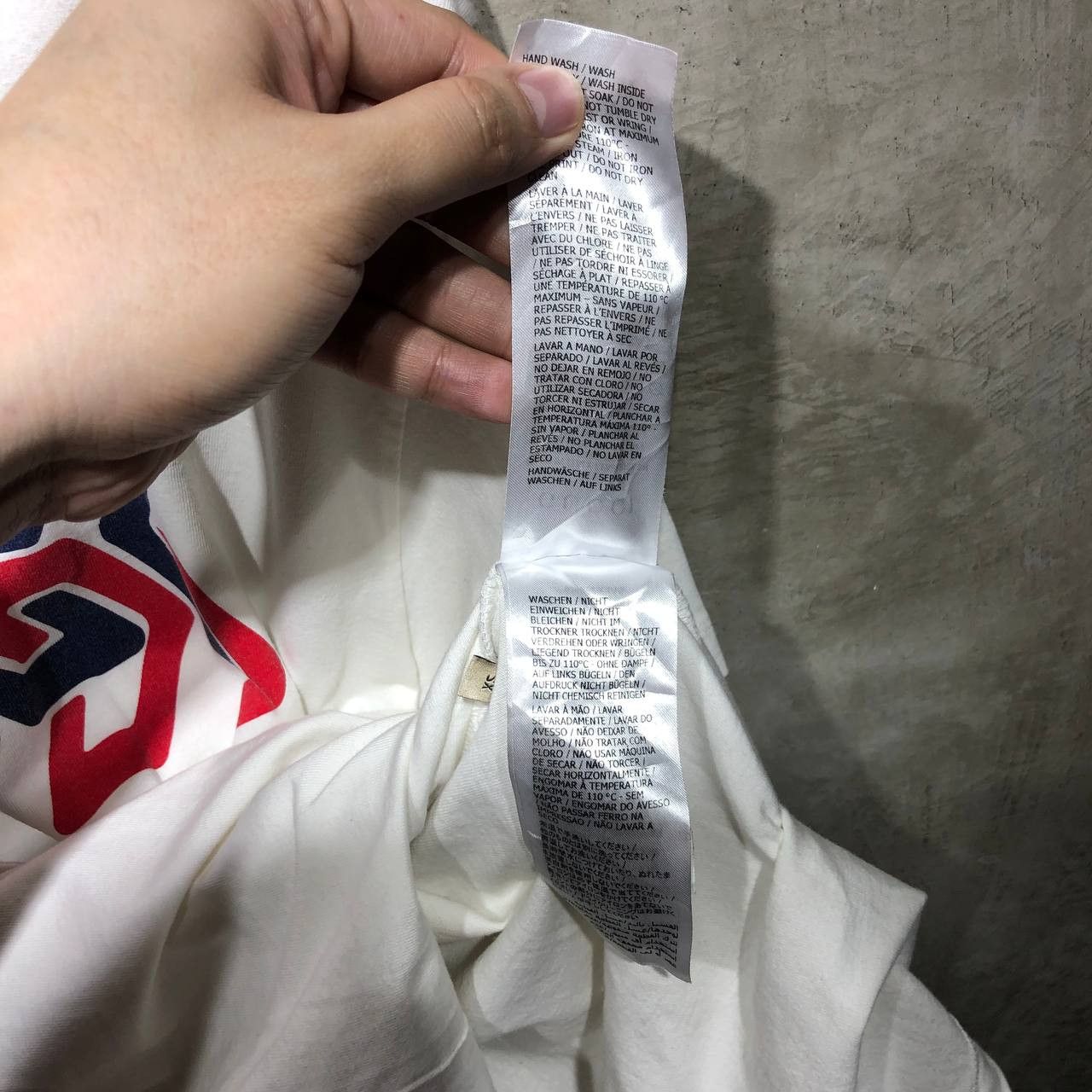 Gucci Gucci Mirror Print logo tee Size US M / EU 48-50 / 2 - 9 Thumbnail