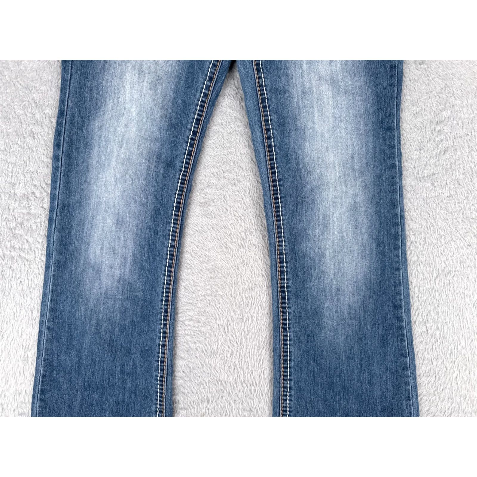 Vintage Rue21 Jeans Juniors 7 Blue Denim Mid Rise Bootcut 30x29 Cotton Womens Jeans 5-Pocket Embroidered Rhinestone Blue Denim Style American Designer Size 28" / US 6 / IT 42 - 3 Thumbnail