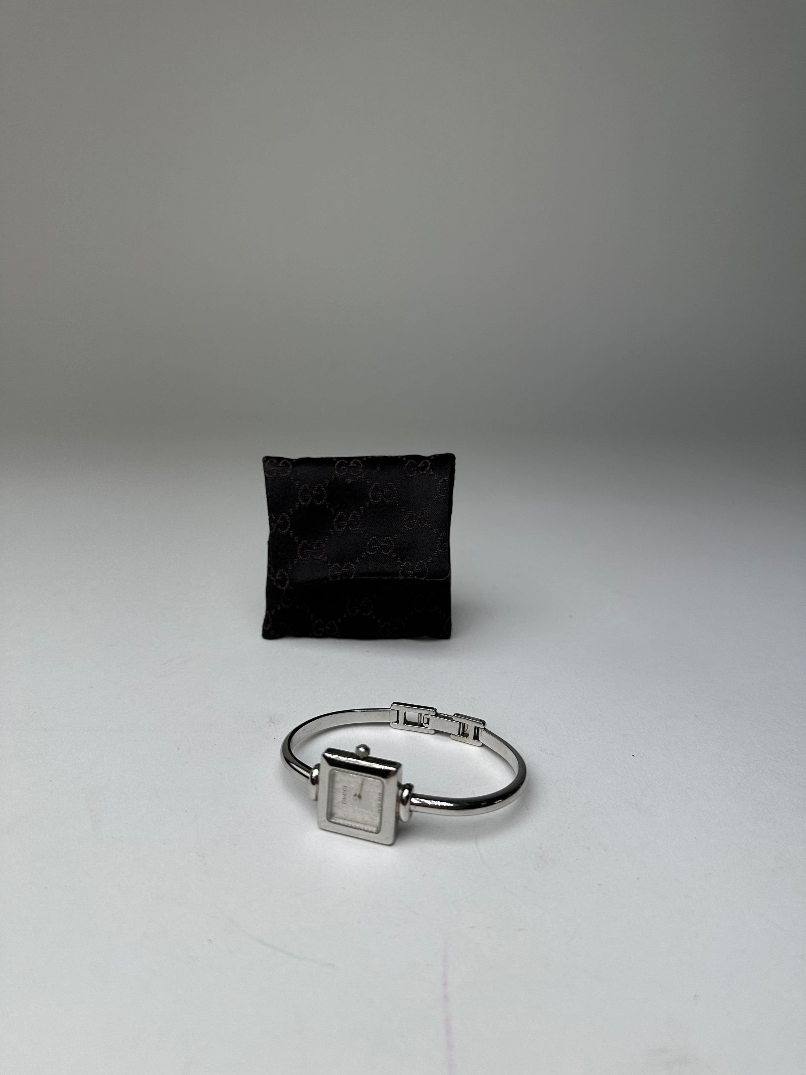 Gucci Vintage 1900L Bangle Watch Stainless Steel Silver Size ONE SIZE - 1 Thumbnail
