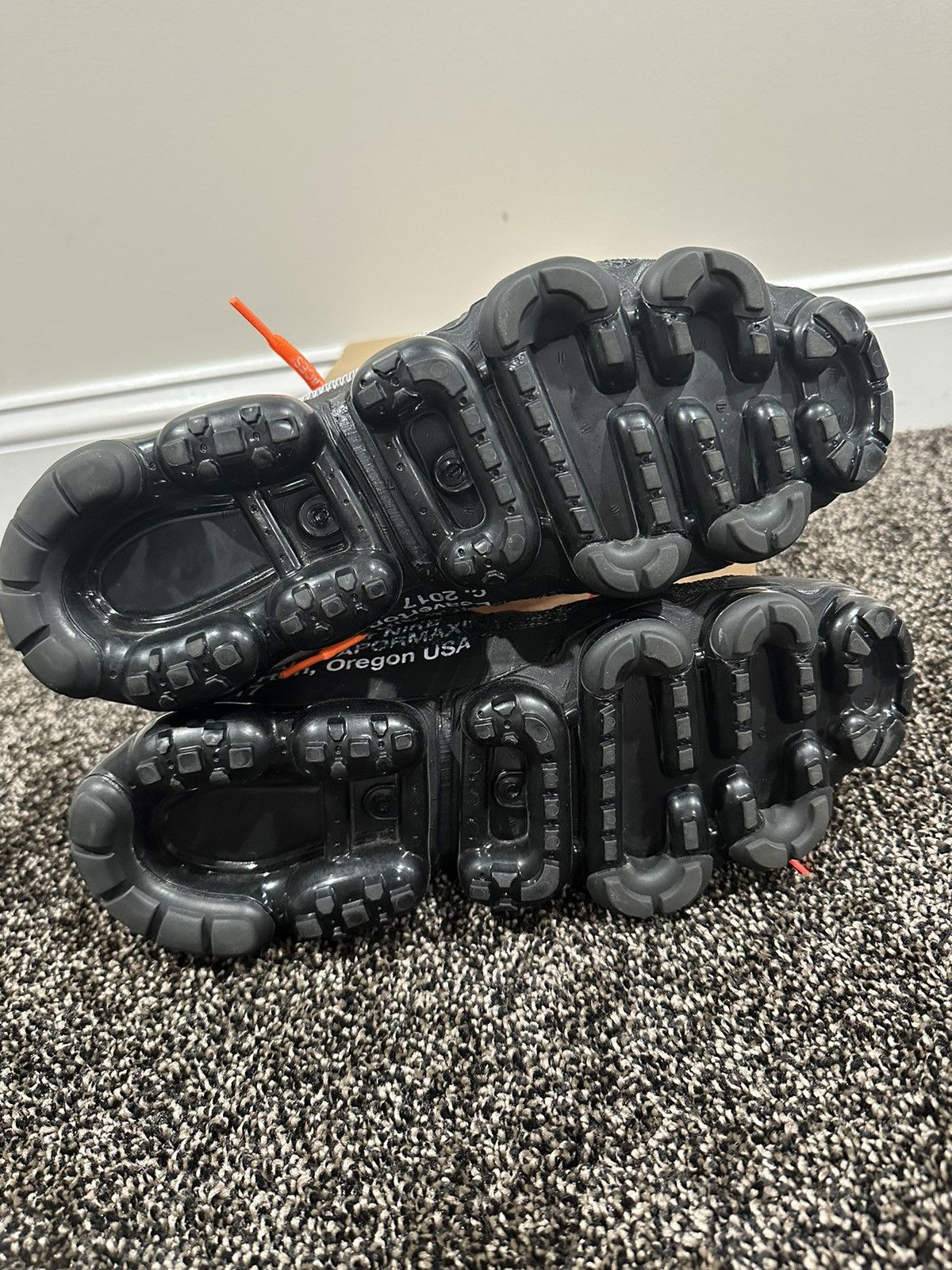 Nike Nike x Off-White Virgil Air VaporMax Black “The Ten” OG Size US 10.5 / EU 43-44 - 8 Thumbnail