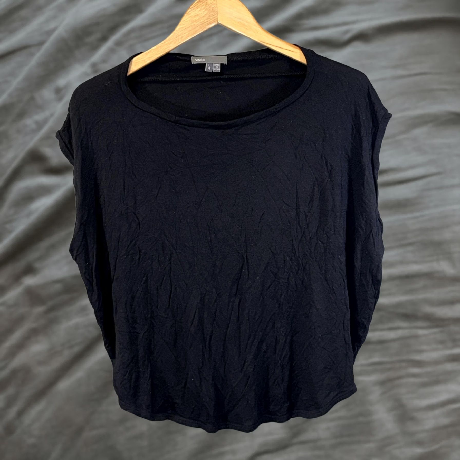 Vince Vince Shirt Womens Small Black Scoop Neck Dolman Cap Sleeve 100% Rayon Soft Size S / US 4 / IT 40 - 1 Thumbnail