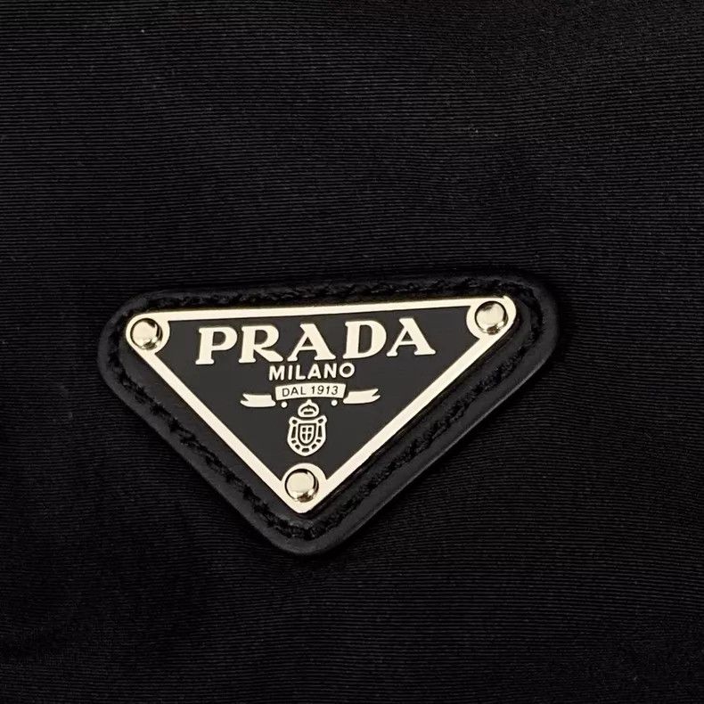 Prada Prada 23 styles of black triangle mulberry silk lapel semi Size XXS / US 00 / IT 34 - 5 Thumbnail