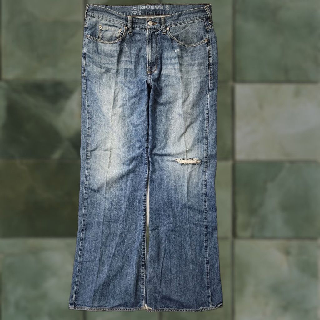 Guess VINTAGE Guess Baggy Jeans Mens 36x32 Blue Fade Distressed Grunge Wide L eg Skater Mens Size US 36 / EU 52 - 1 Thumbnail