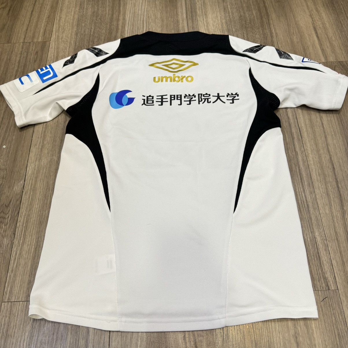 Umbro Osaka Gamba player issued /worn training jersey #23 Size US S / EU 44-46 / 1 - 2 Thumbnail