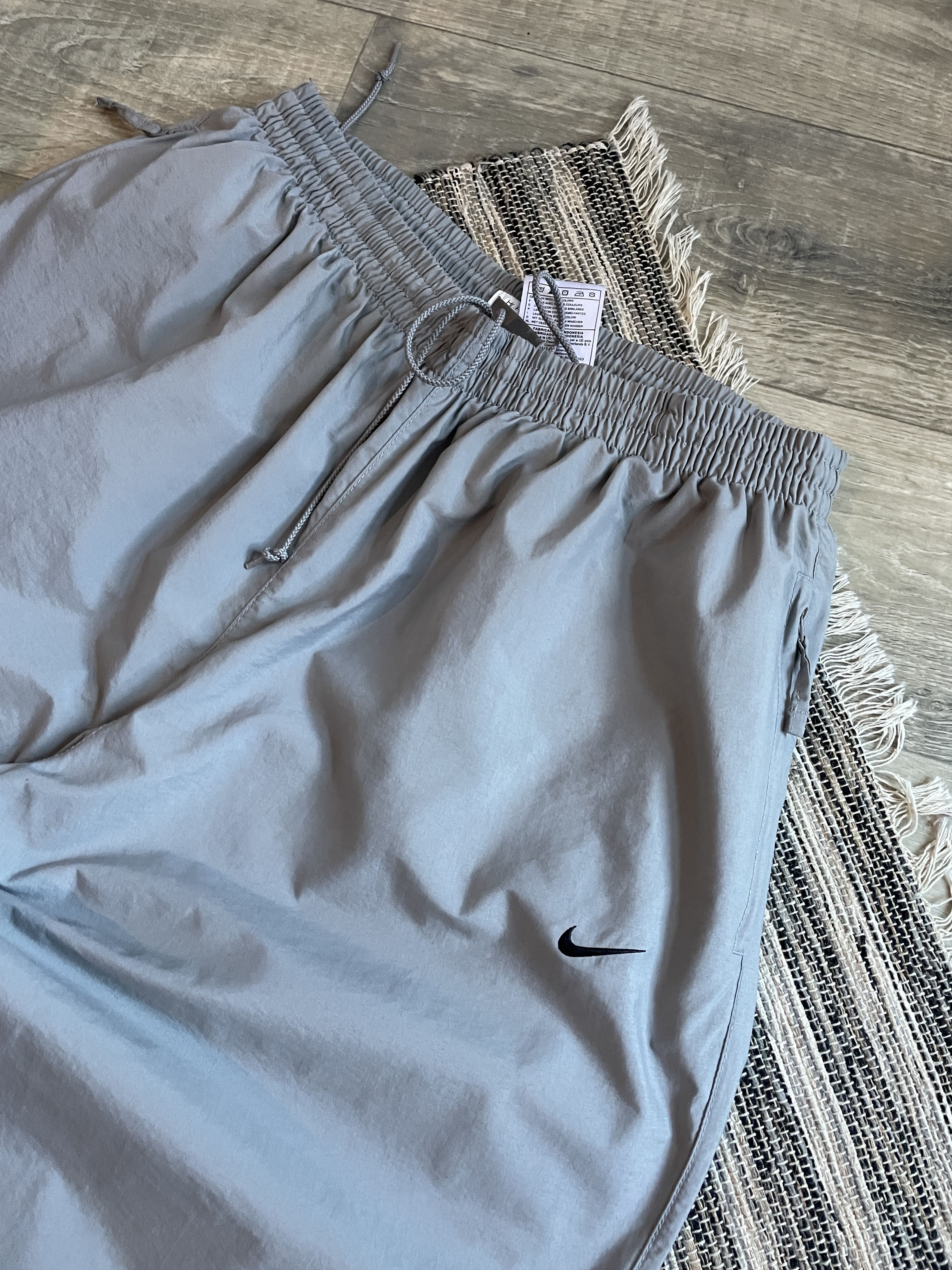 Nike NIKE Vintage 2000s Track Nylon Pants Joggers XL m Size US 34 / EU 50 - 2 Thumbnail