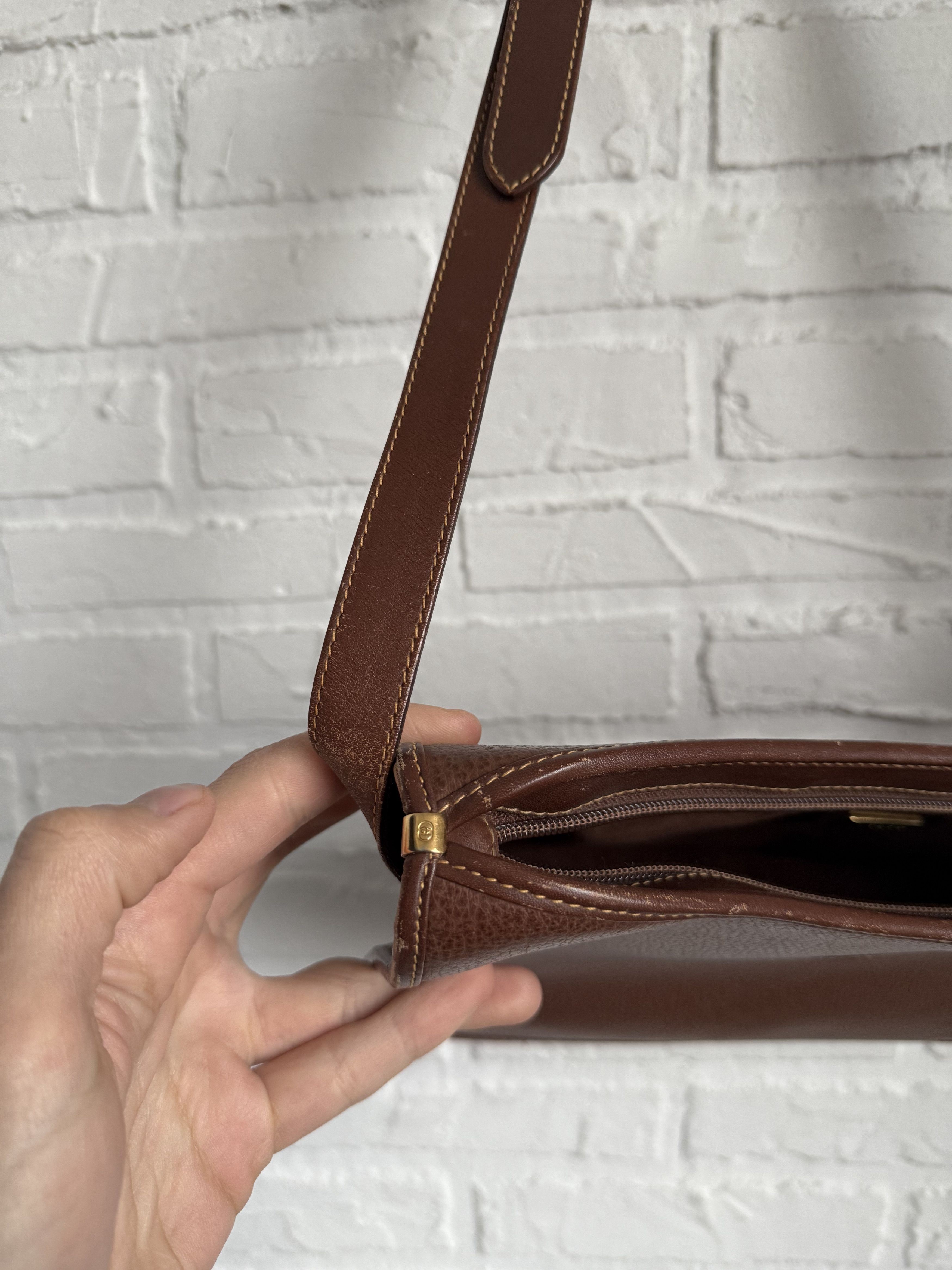 Gucci Vintage 1970s Gucci GG crest Brown shoulder bag Size ONE SIZE - 12 Thumbnail