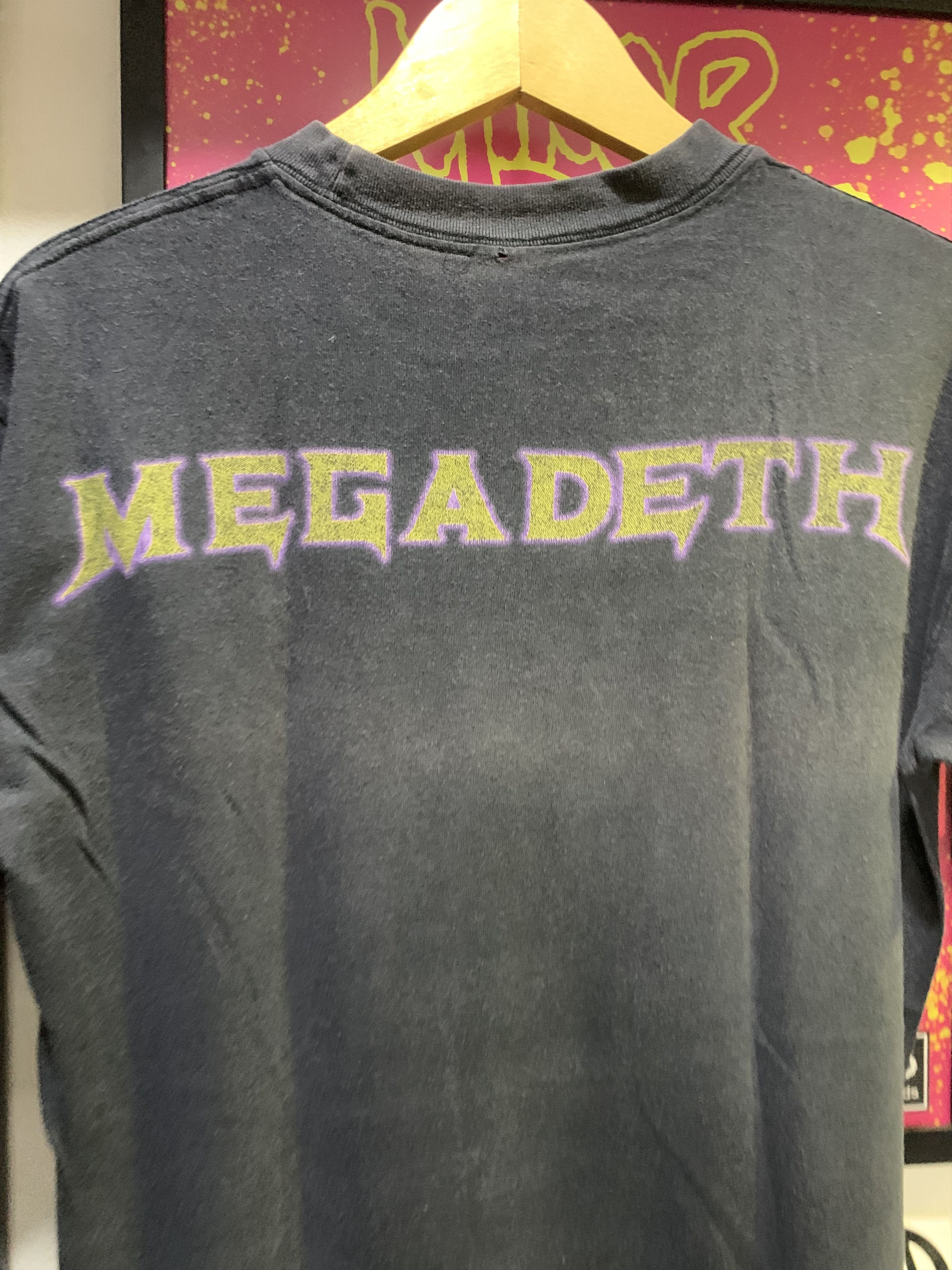 Band Tees Vintage MEGADETH x Chaos Comics “Cavewomen“ Size US L / EU 52-54 / 3 - 9 Thumbnail