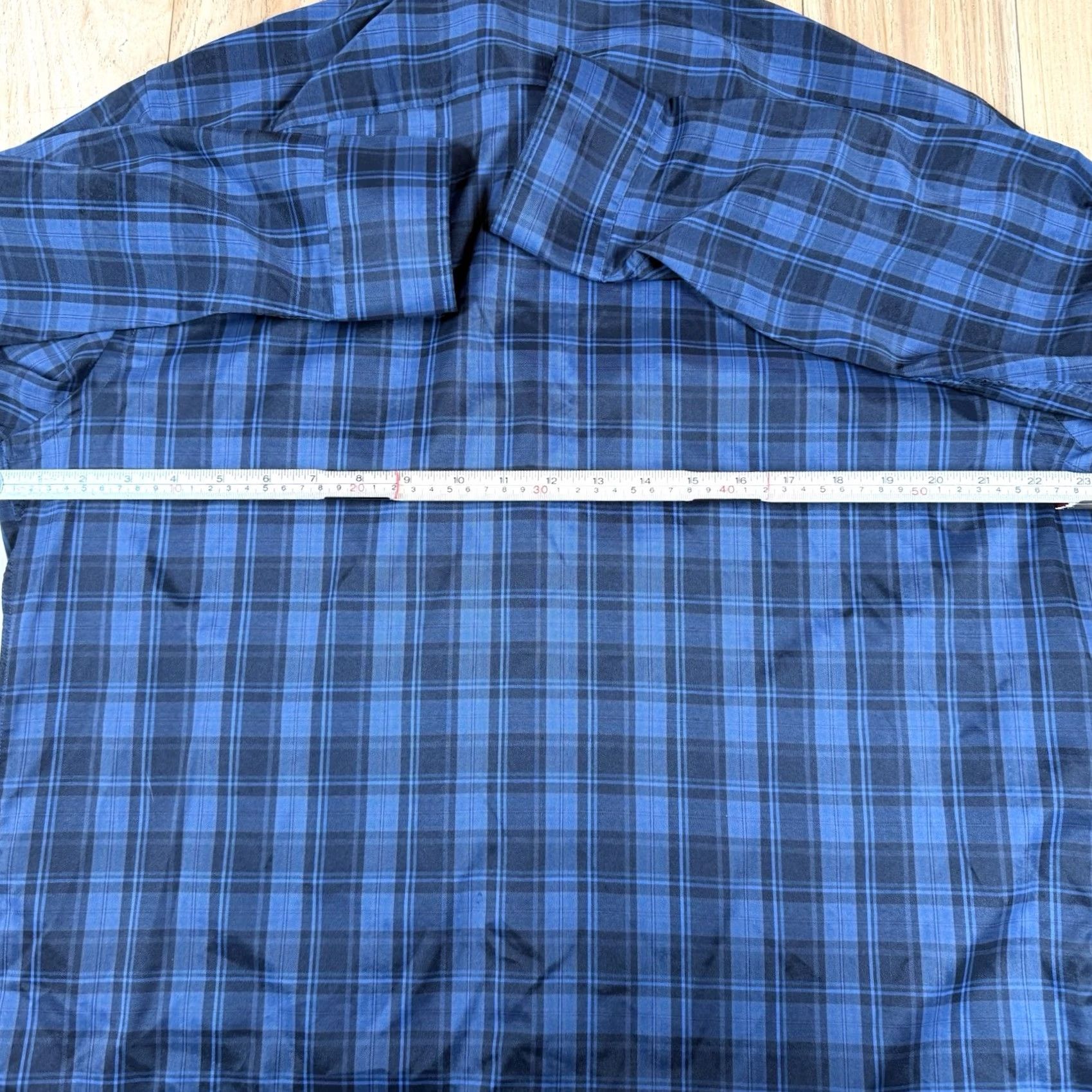 UNTUCKit UNTUCKit Shirt Men XL Blue Black Plaid Button-Up Long Sleeve Button-Up Plaid Mens XL Blue Black 2010s or 2020s (adjust as applicable) Size US XL / EU 56 / 4 - 5 Thumbnail