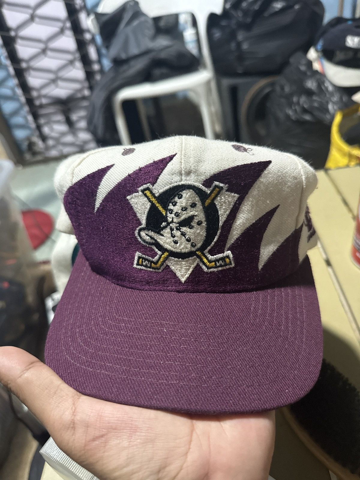 Logo Athletic Vintage sharktooth Mighty Duck Size ONE SIZE - 6 Thumbnail