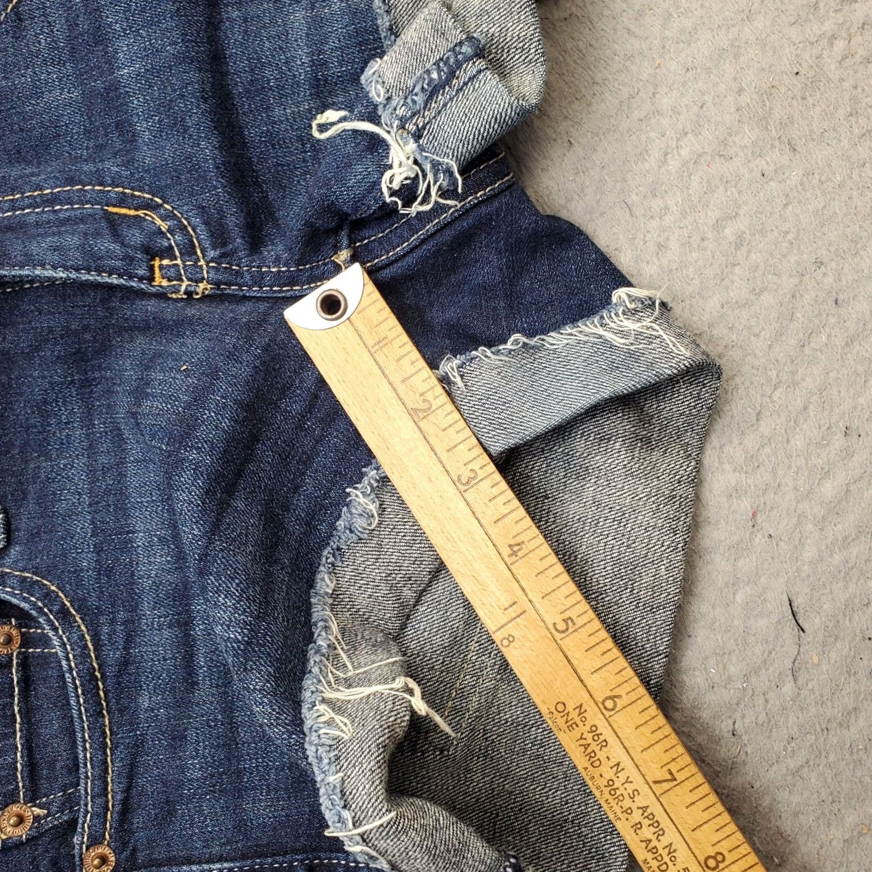 American Eagle Outfitters American Eagle Outfitters Womens 2 Blue Denim Cut-Off Shorts 5-Pocket Design Cuffed Raw Hem Size 26" / US 2 / IT 38 - 4 Thumbnail