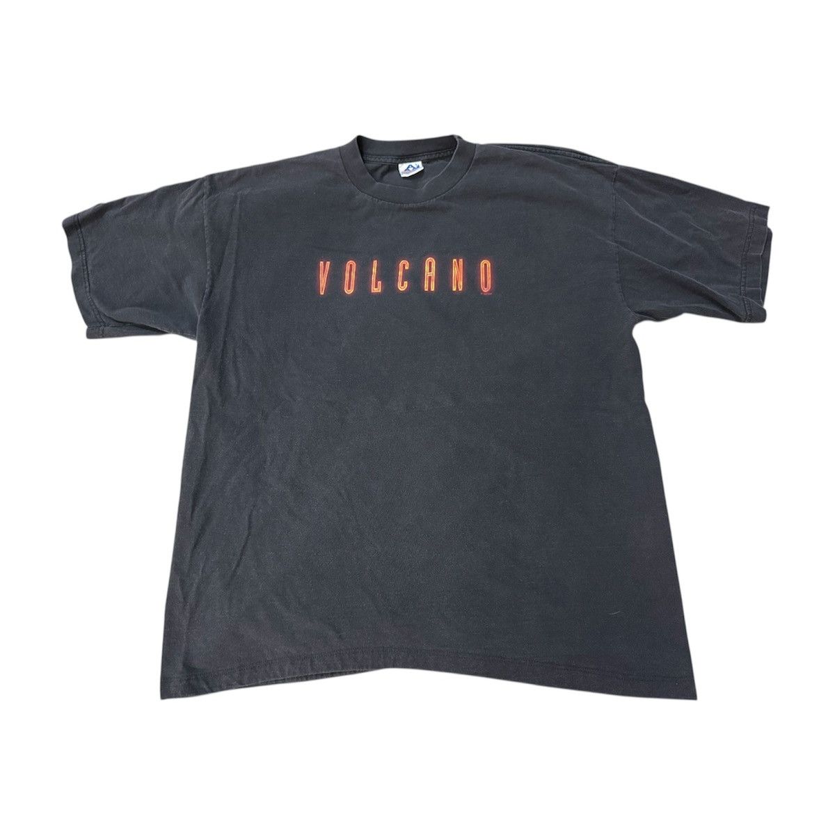 Vintage Vintage 90s Volcano 1997 Tommy Lee Jones T Shirt Movie Size US XL / EU 56 / 4 - 1 Thumbnail